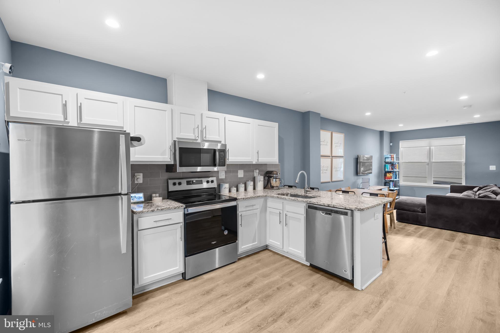 2210 HUNTER PLACE SE