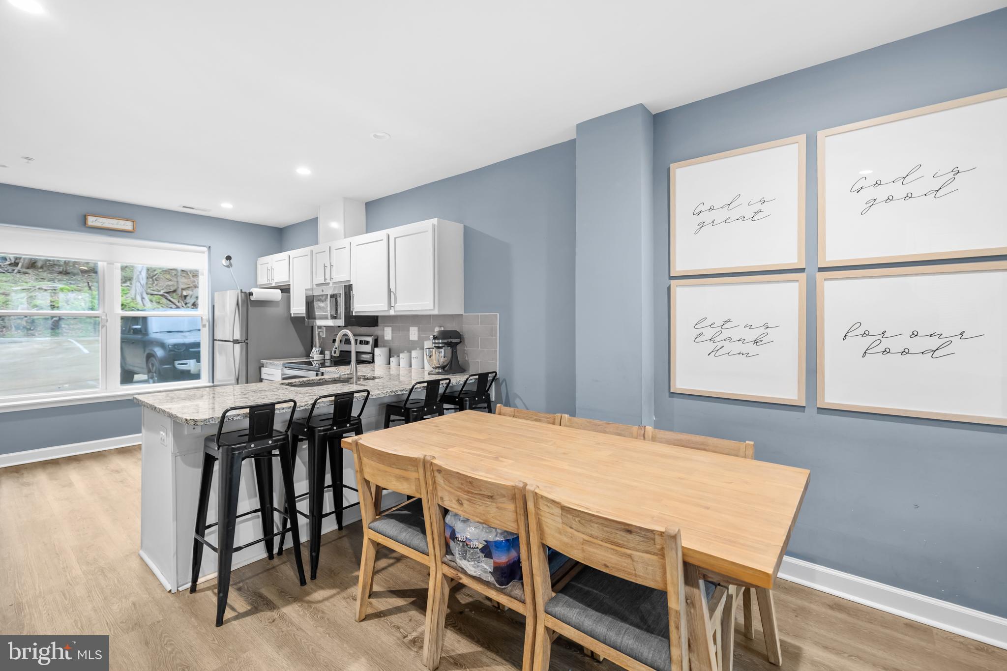 2210 HUNTER PLACE SE