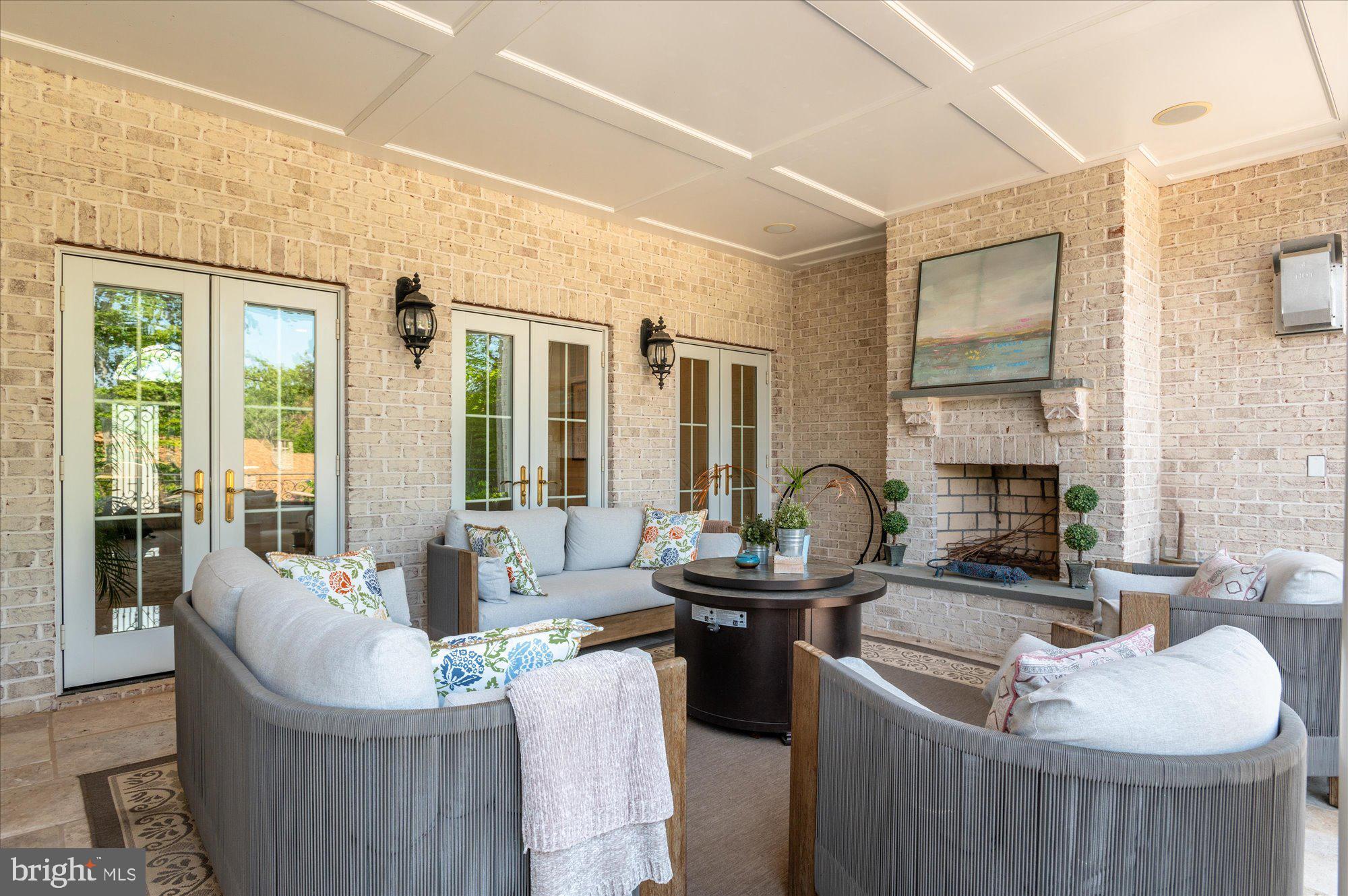 POTOMAC VILLAGE - Residential