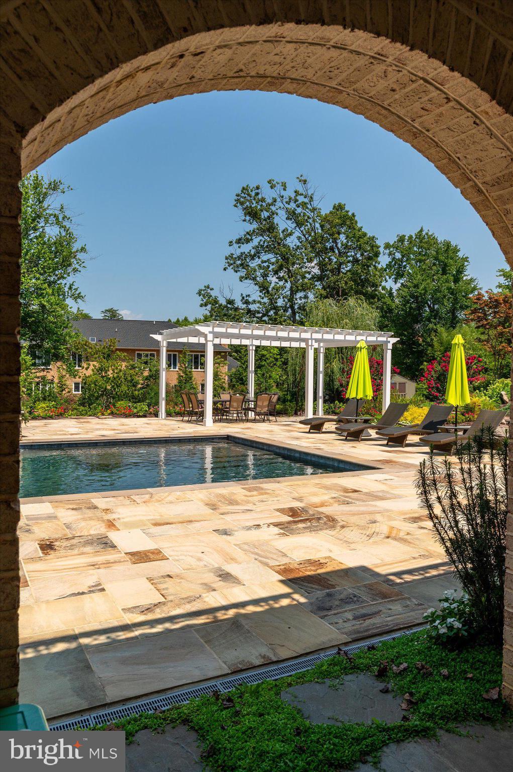 POTOMAC VILLAGE - Residential