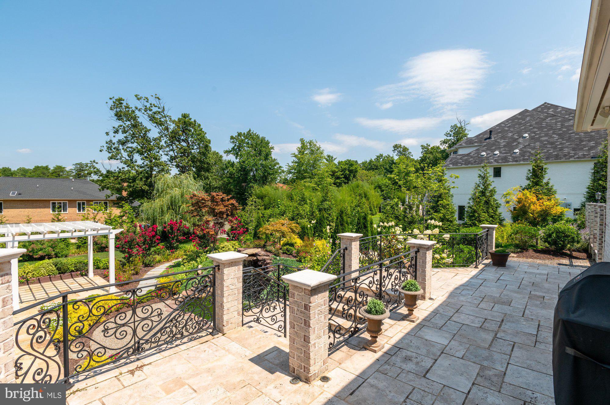 POTOMAC VILLAGE - Residential