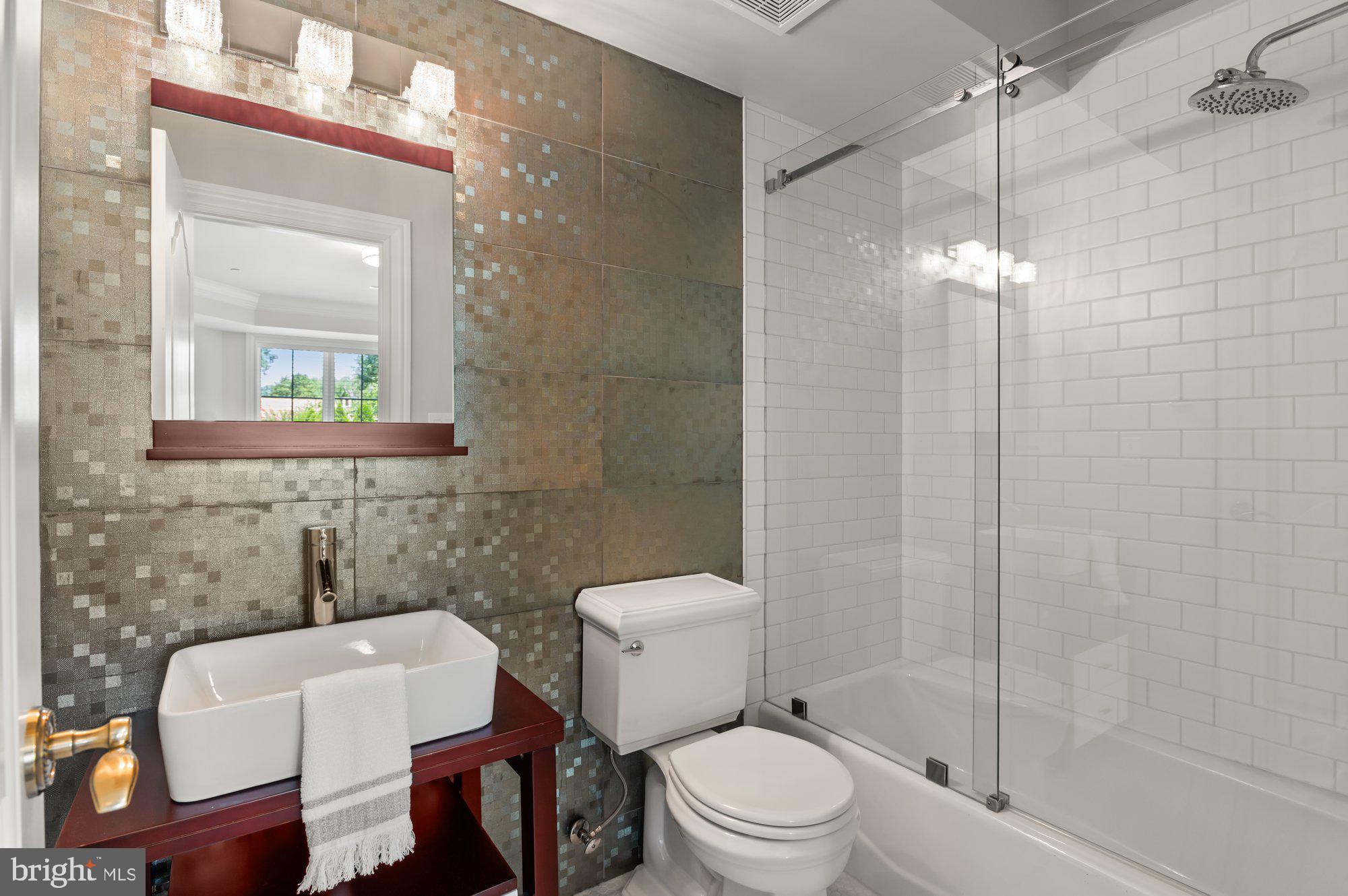 POTOMAC VILLAGE - Residential