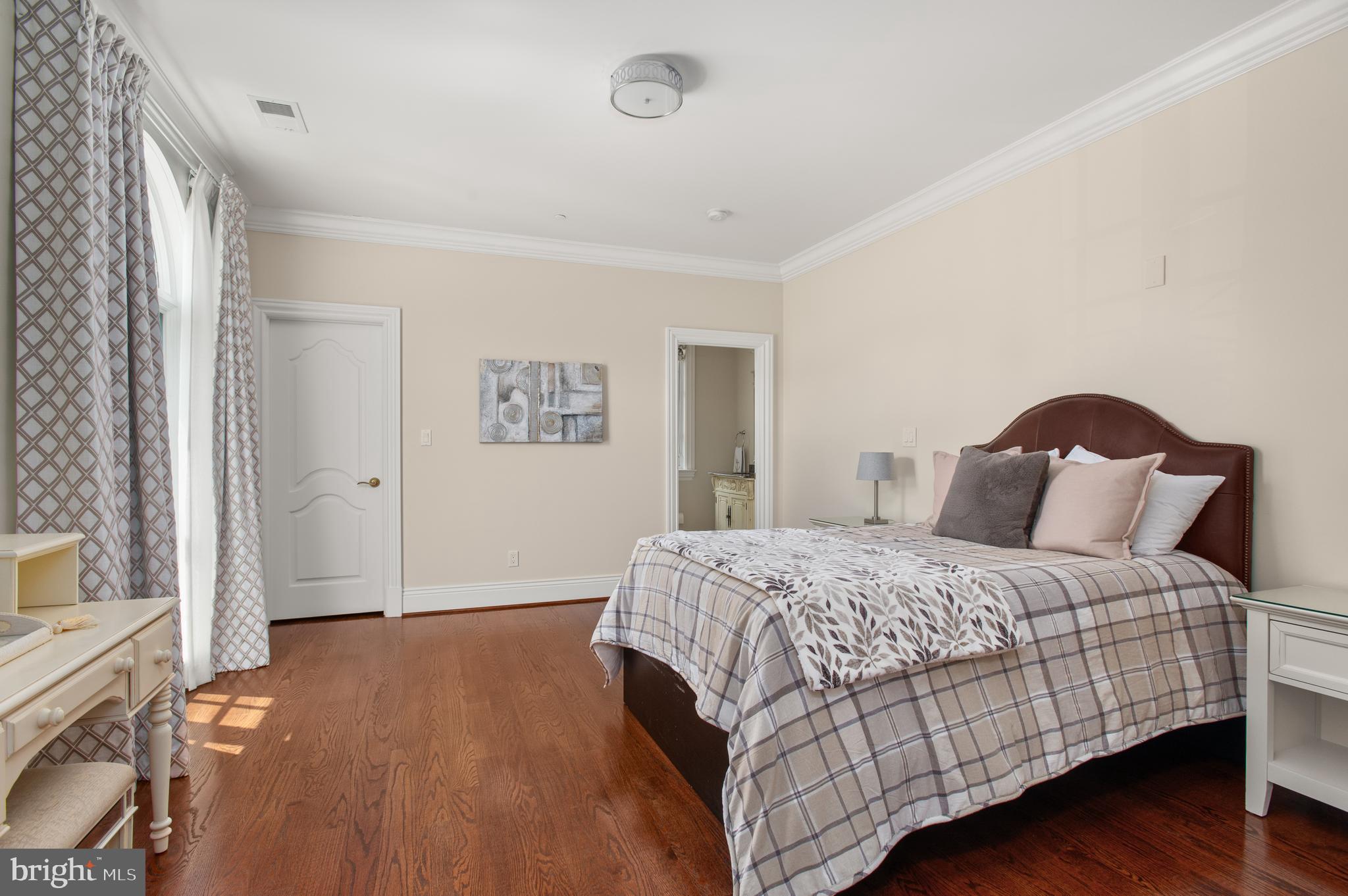 POTOMAC VILLAGE - Residential