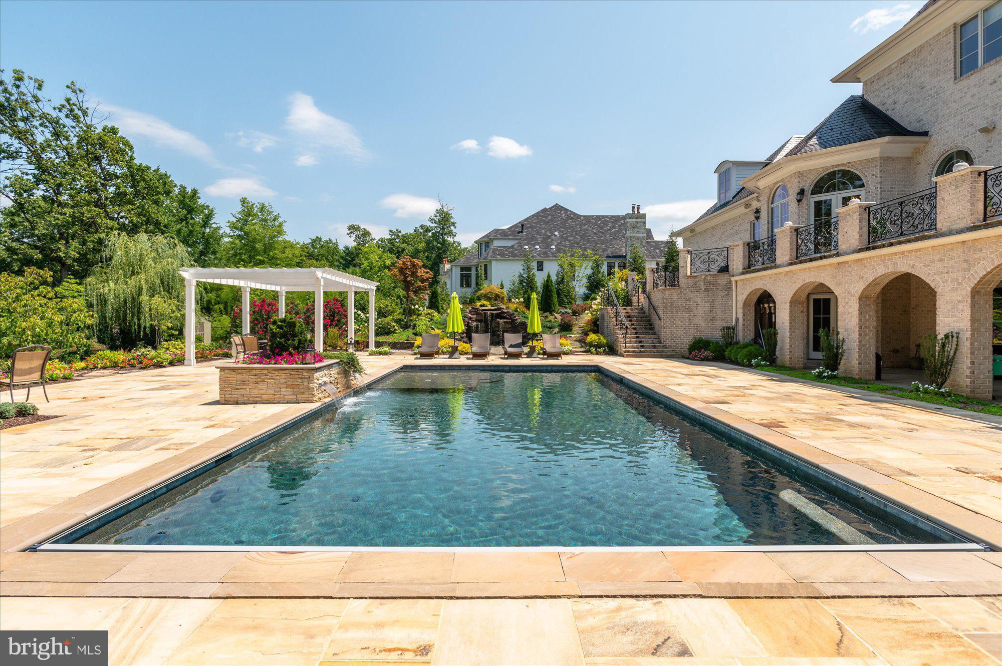 POTOMAC VILLAGE - Residential