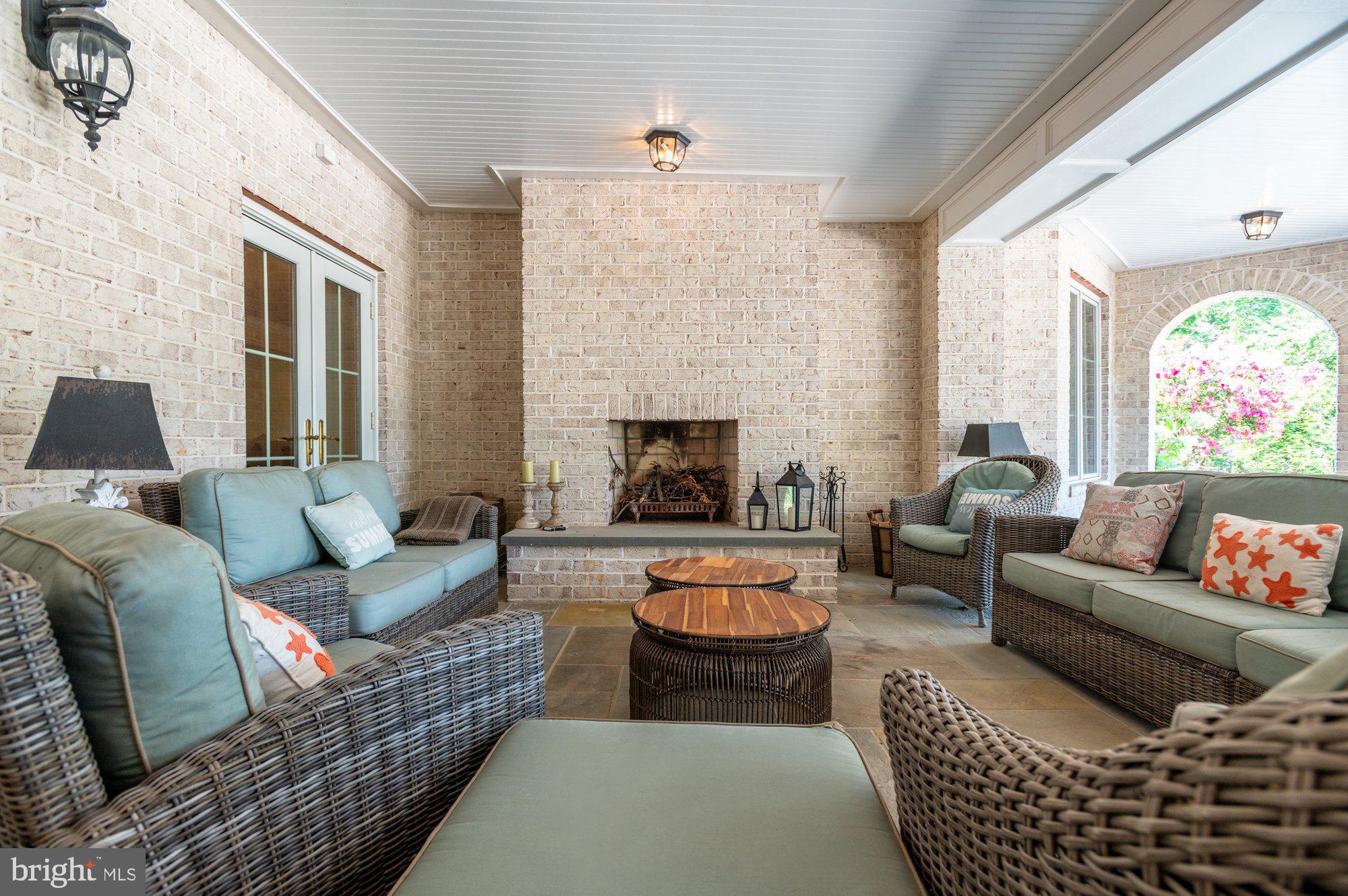 POTOMAC VILLAGE - Residential