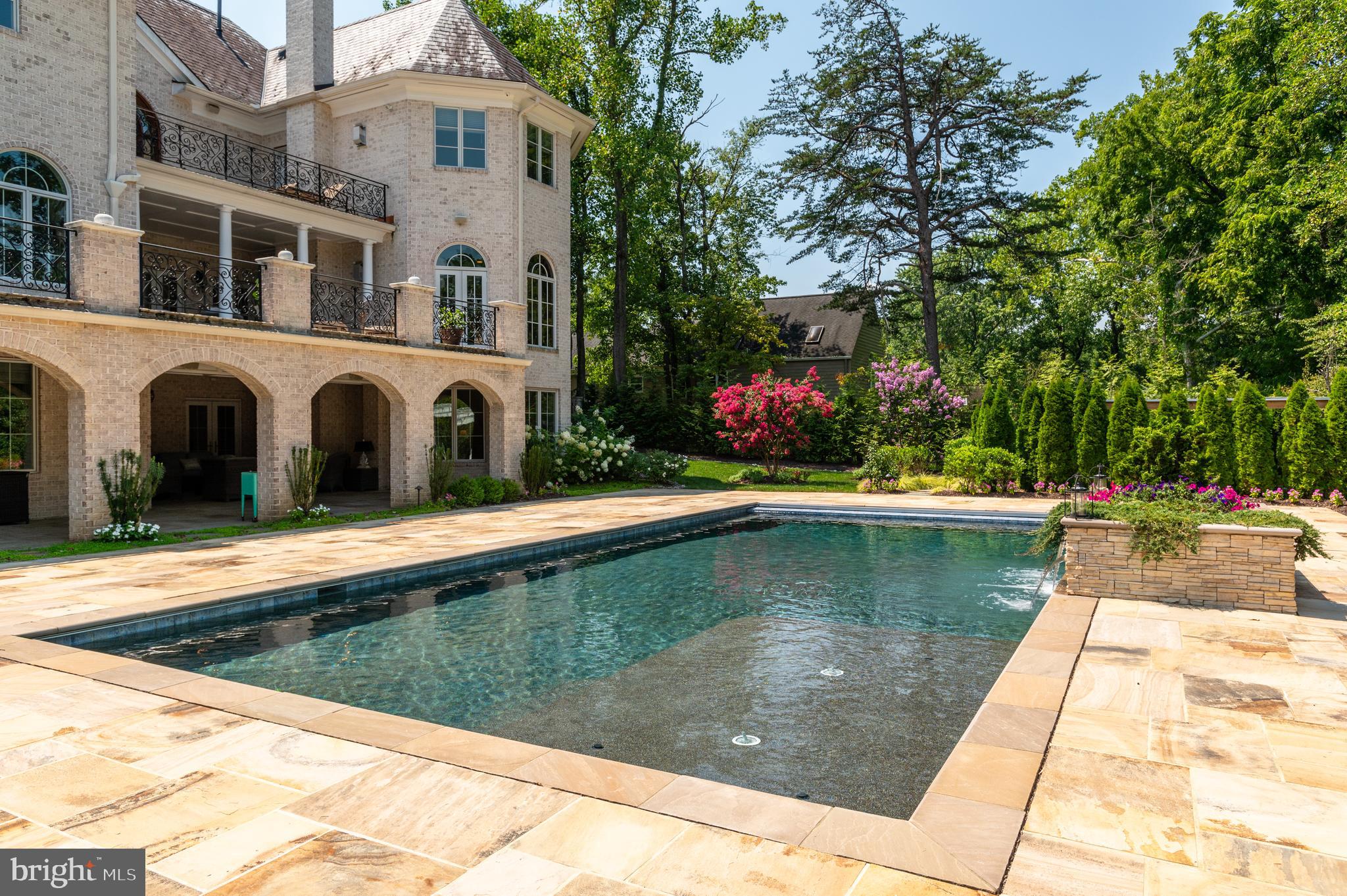 POTOMAC VILLAGE - Residential