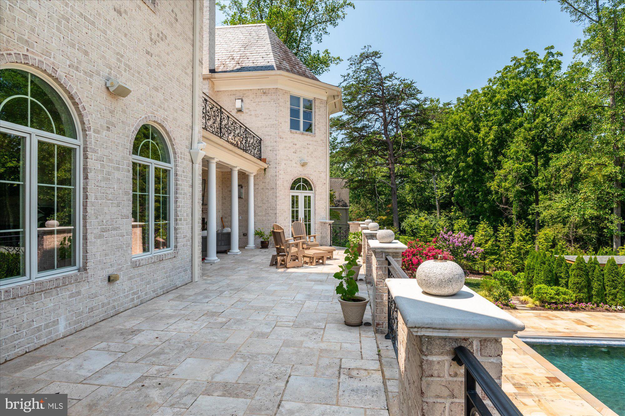 POTOMAC VILLAGE - Residential