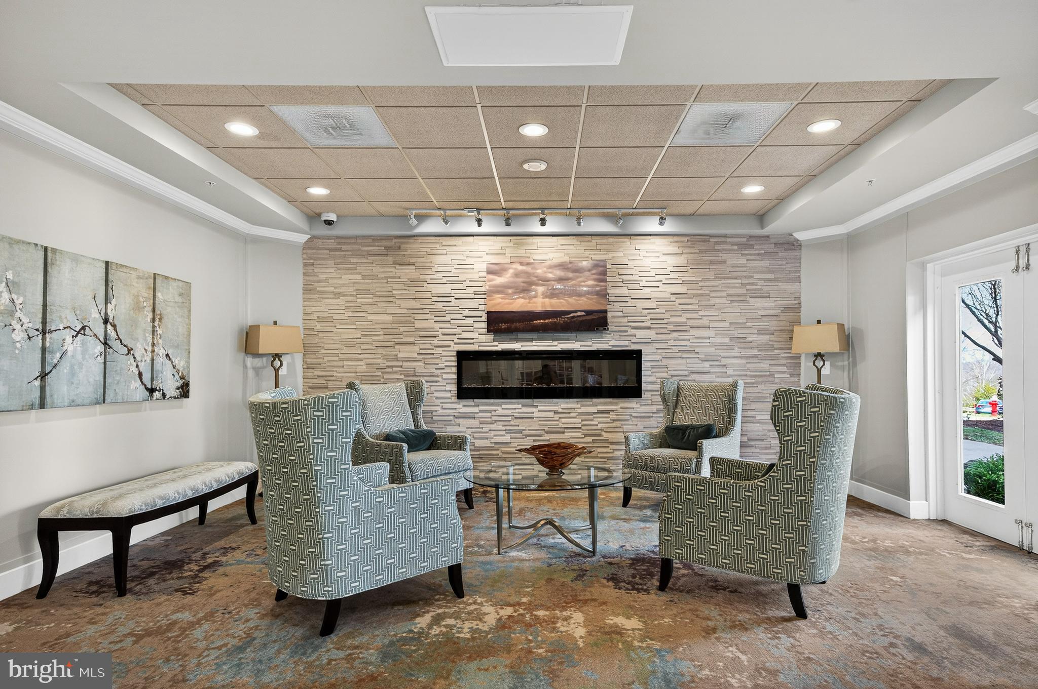 LANSDOWNE WOODS - Residential