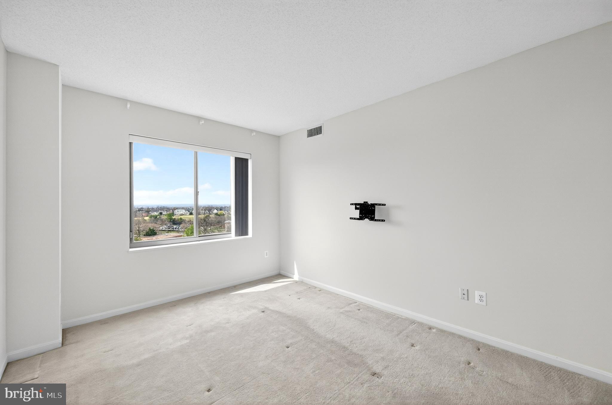 LANSDOWNE WOODS - Residential