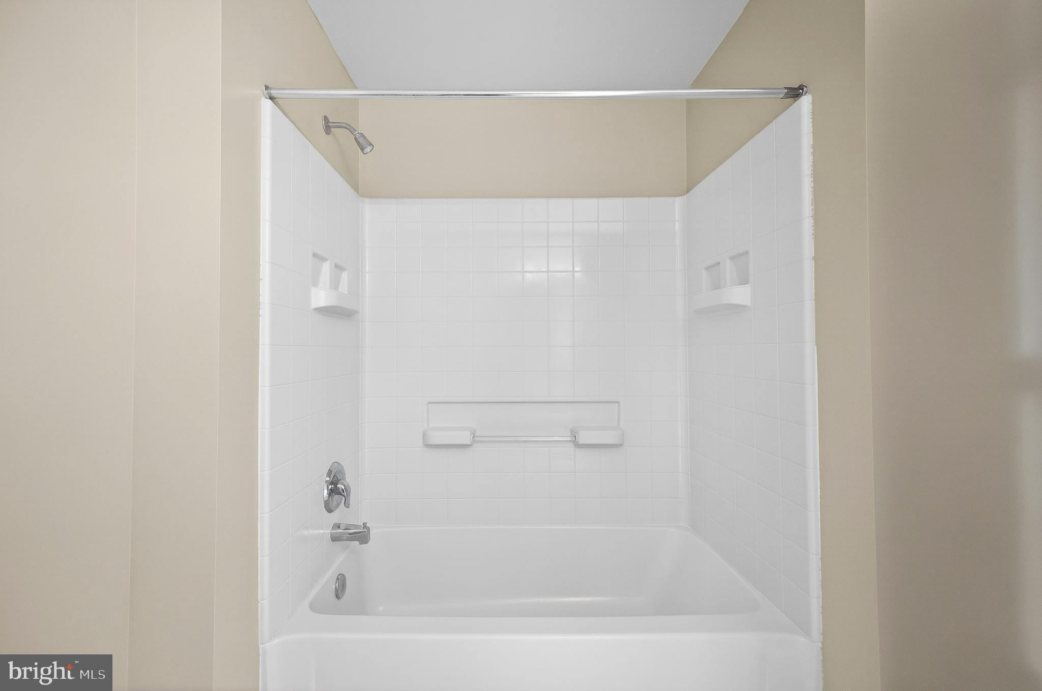 LANSDOWNE WOODS - Residential