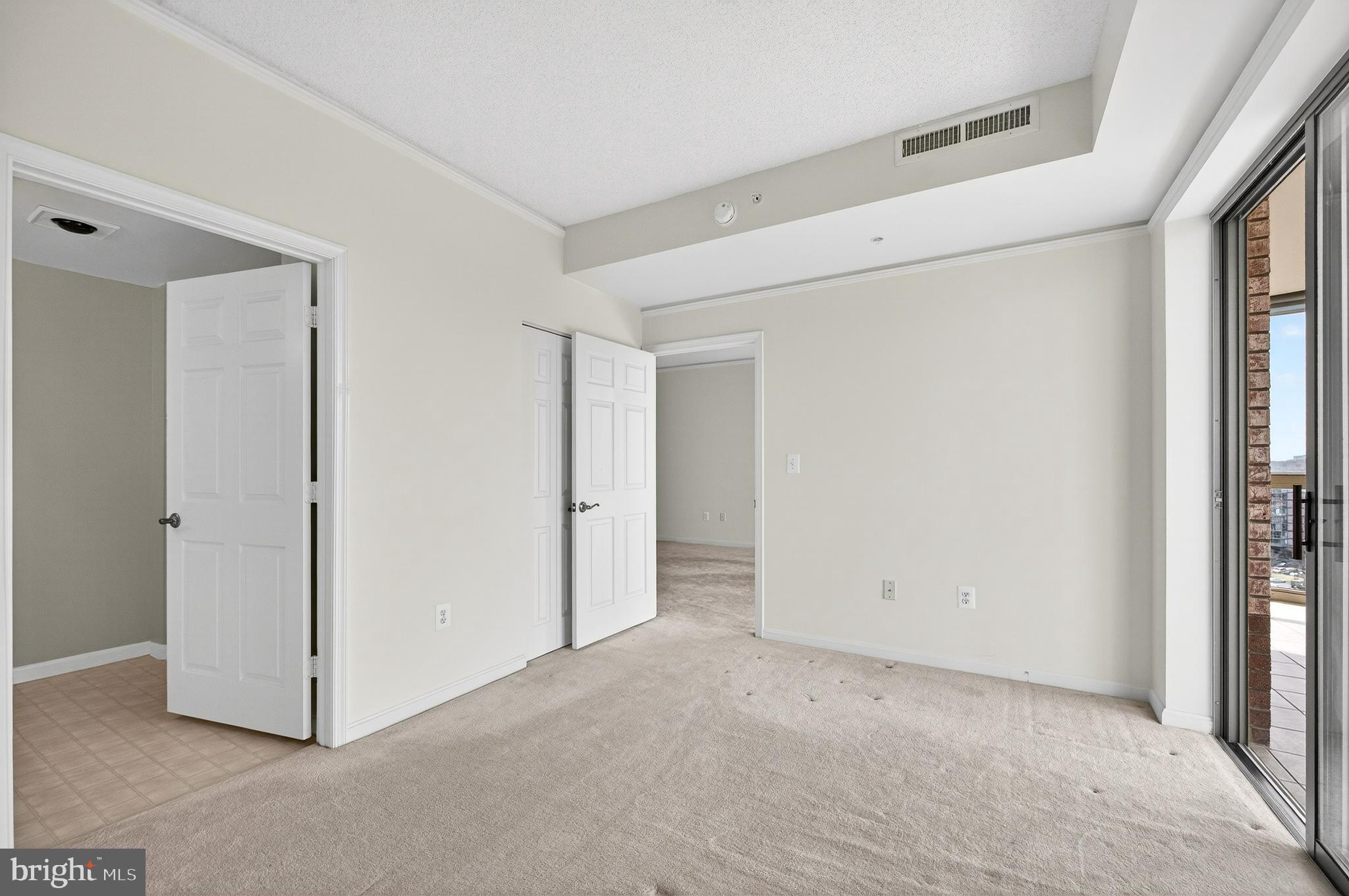 LANSDOWNE WOODS - Residential