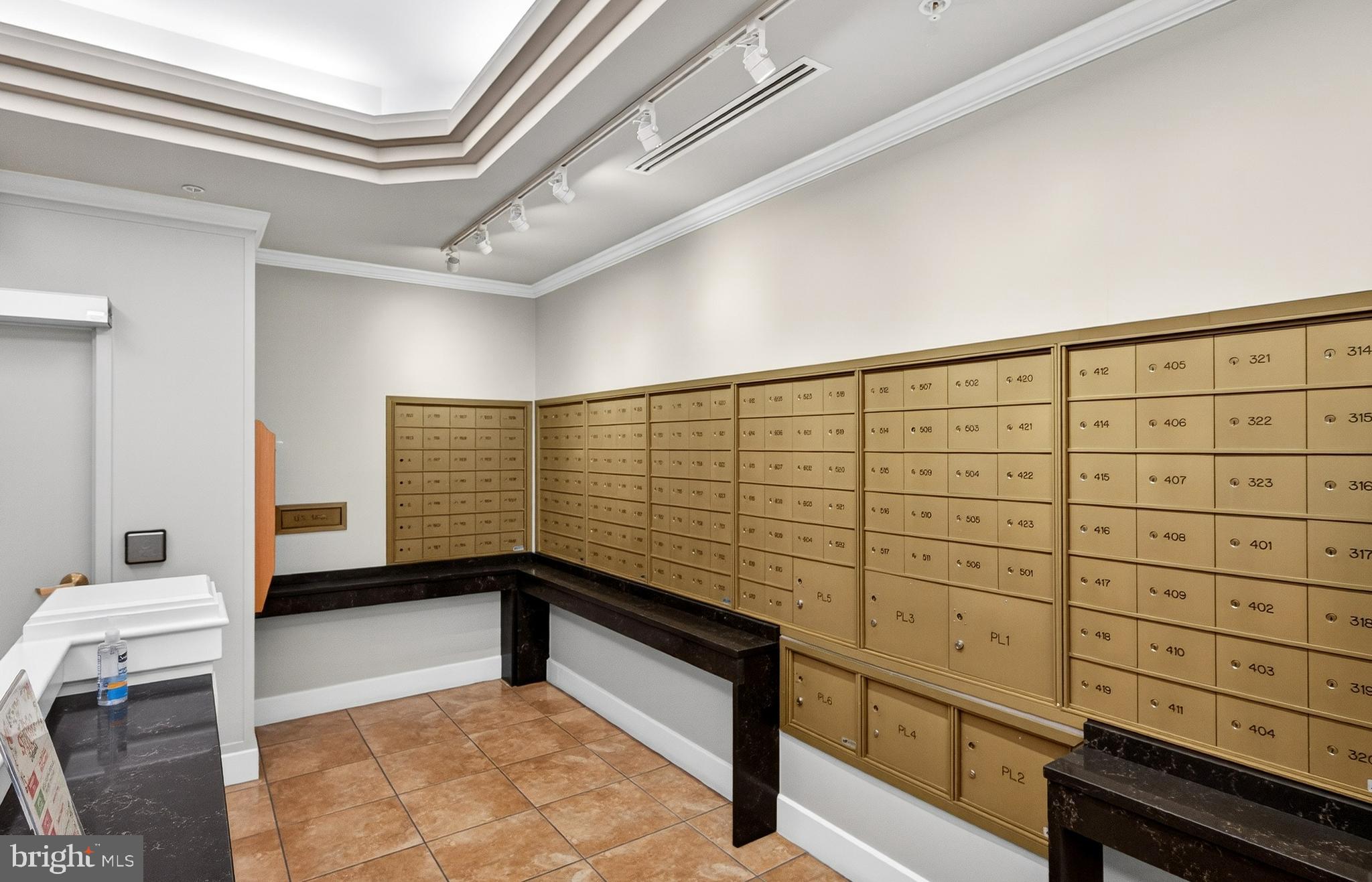 LANSDOWNE WOODS - Residential