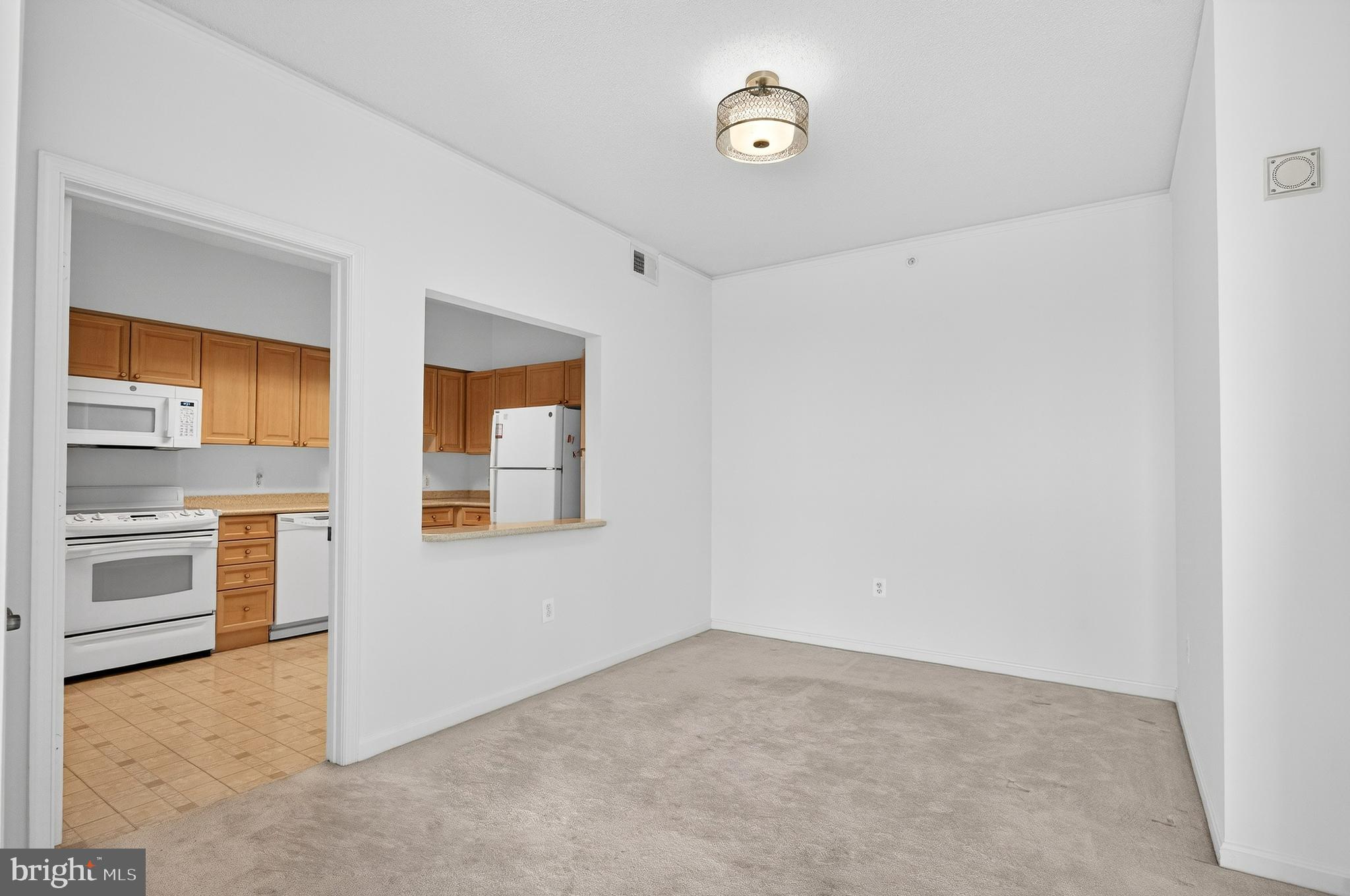 LANSDOWNE WOODS - Residential