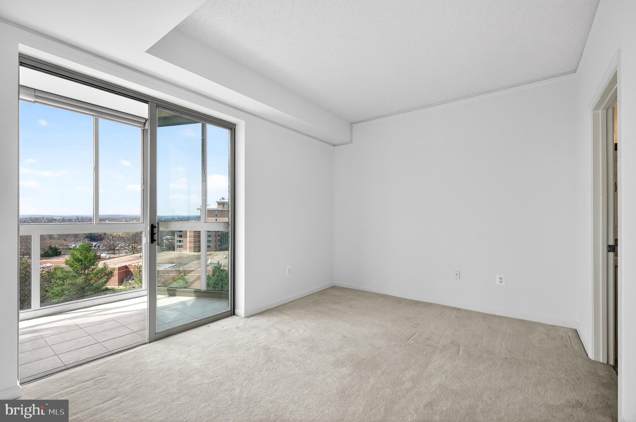 LANSDOWNE WOODS - Residential