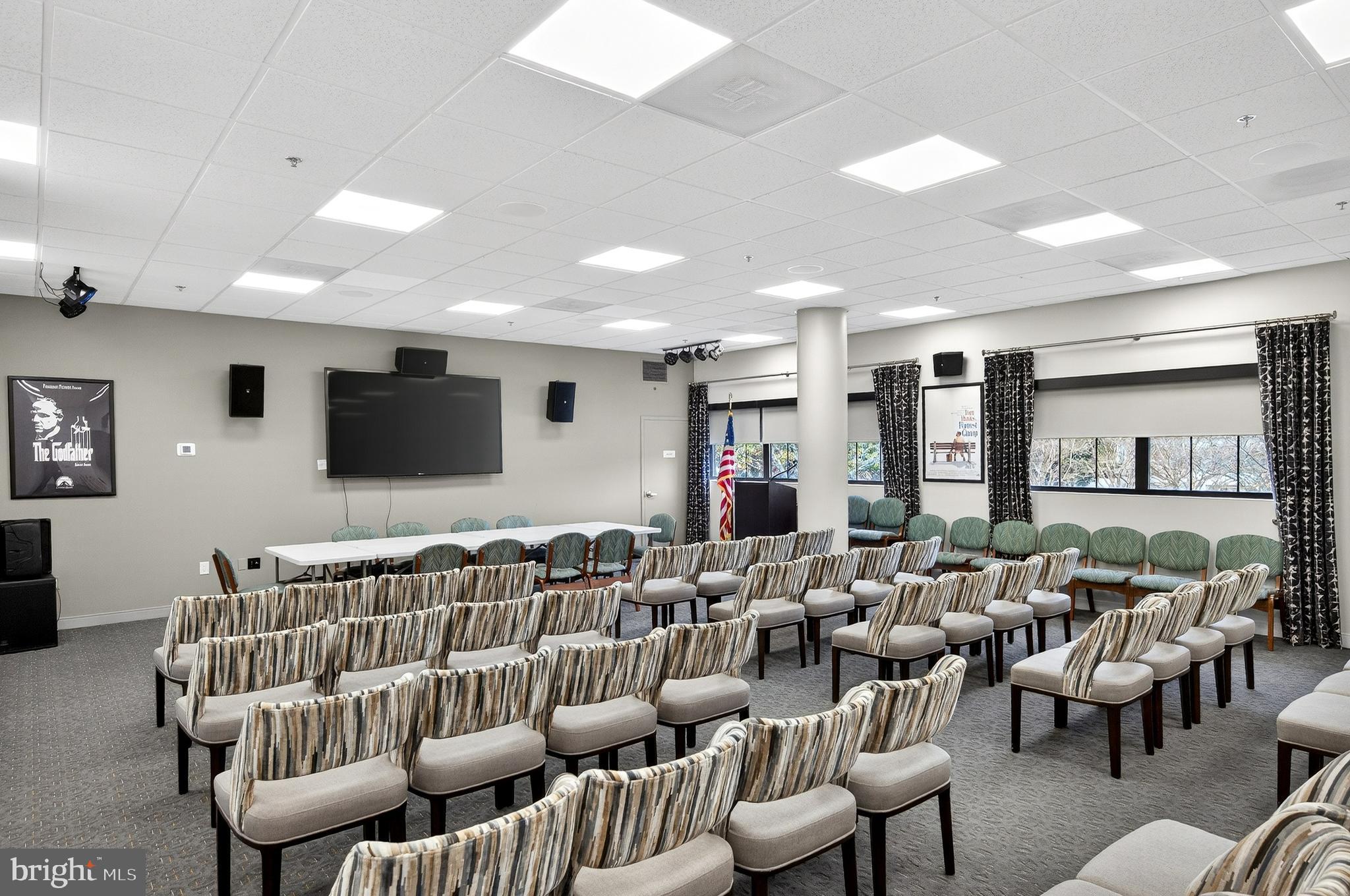 LANSDOWNE WOODS - Residential