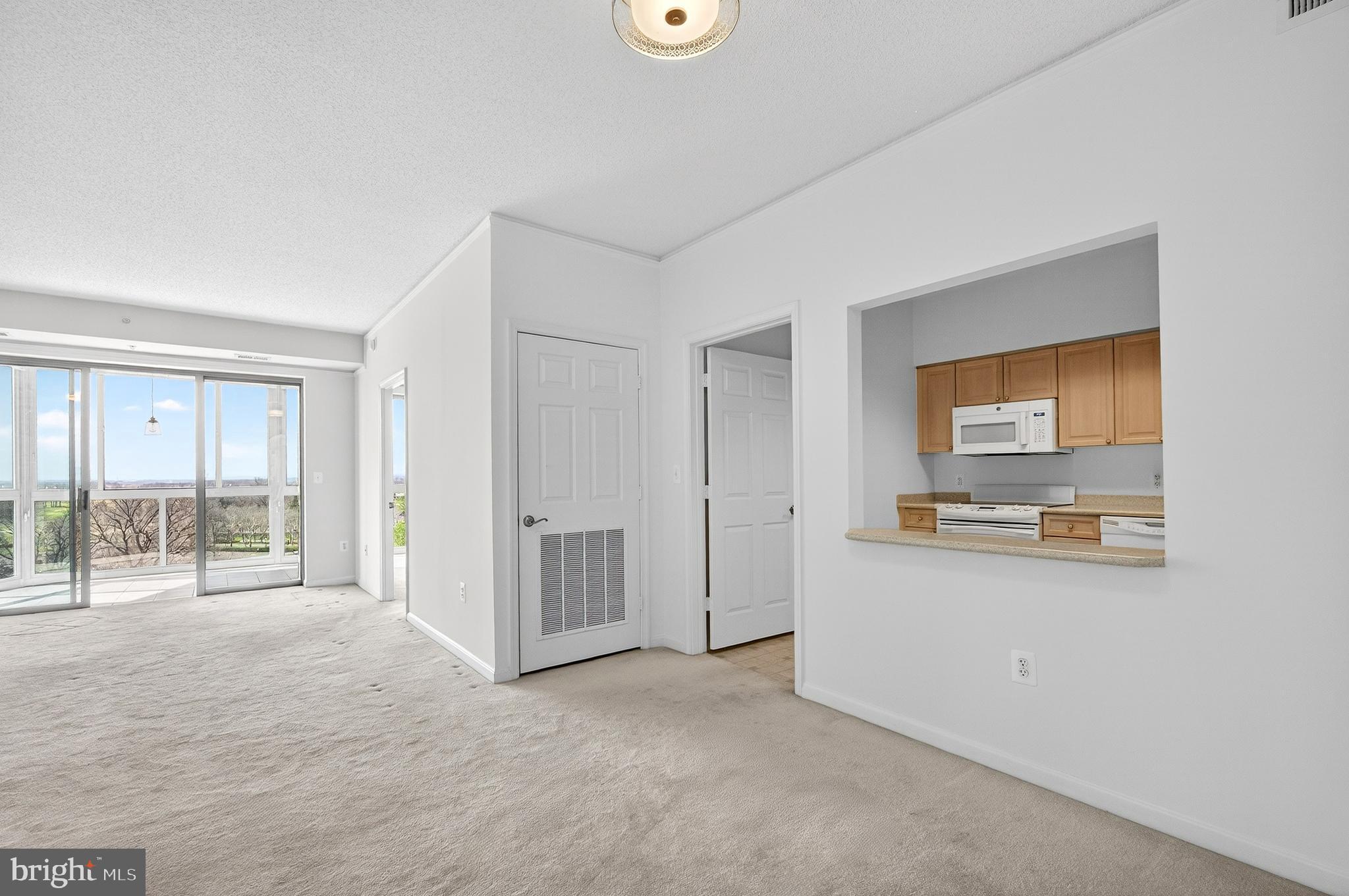 LANSDOWNE WOODS - Residential