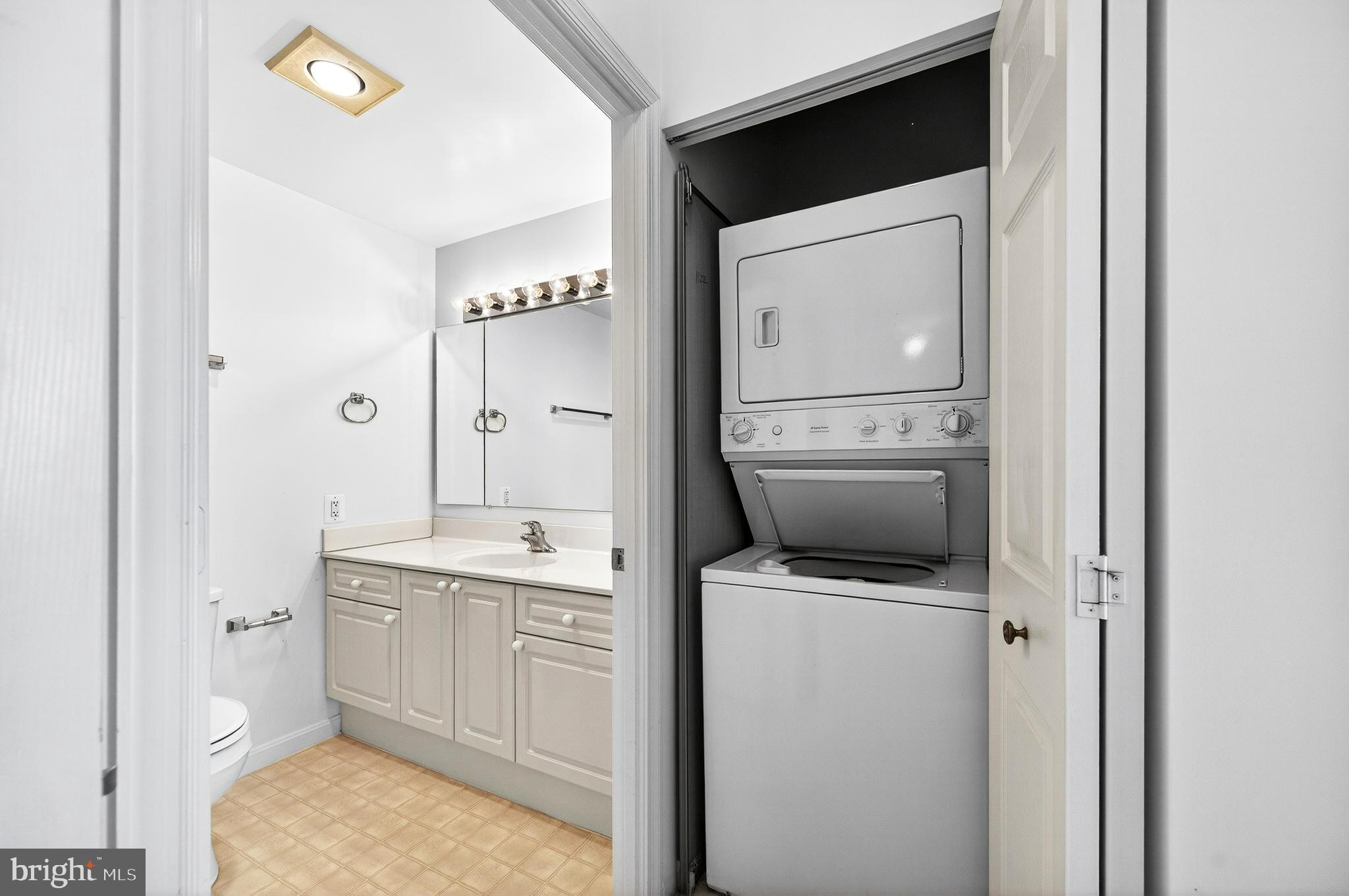 LANSDOWNE WOODS - Residential