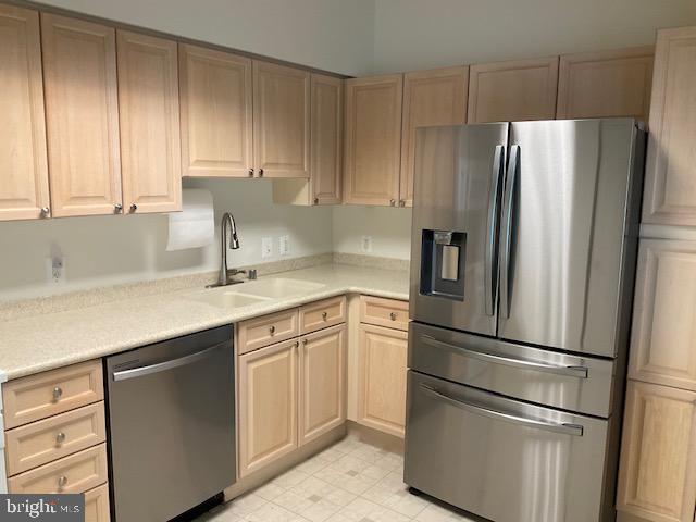 LANSDOWNE WOODS - Residential
