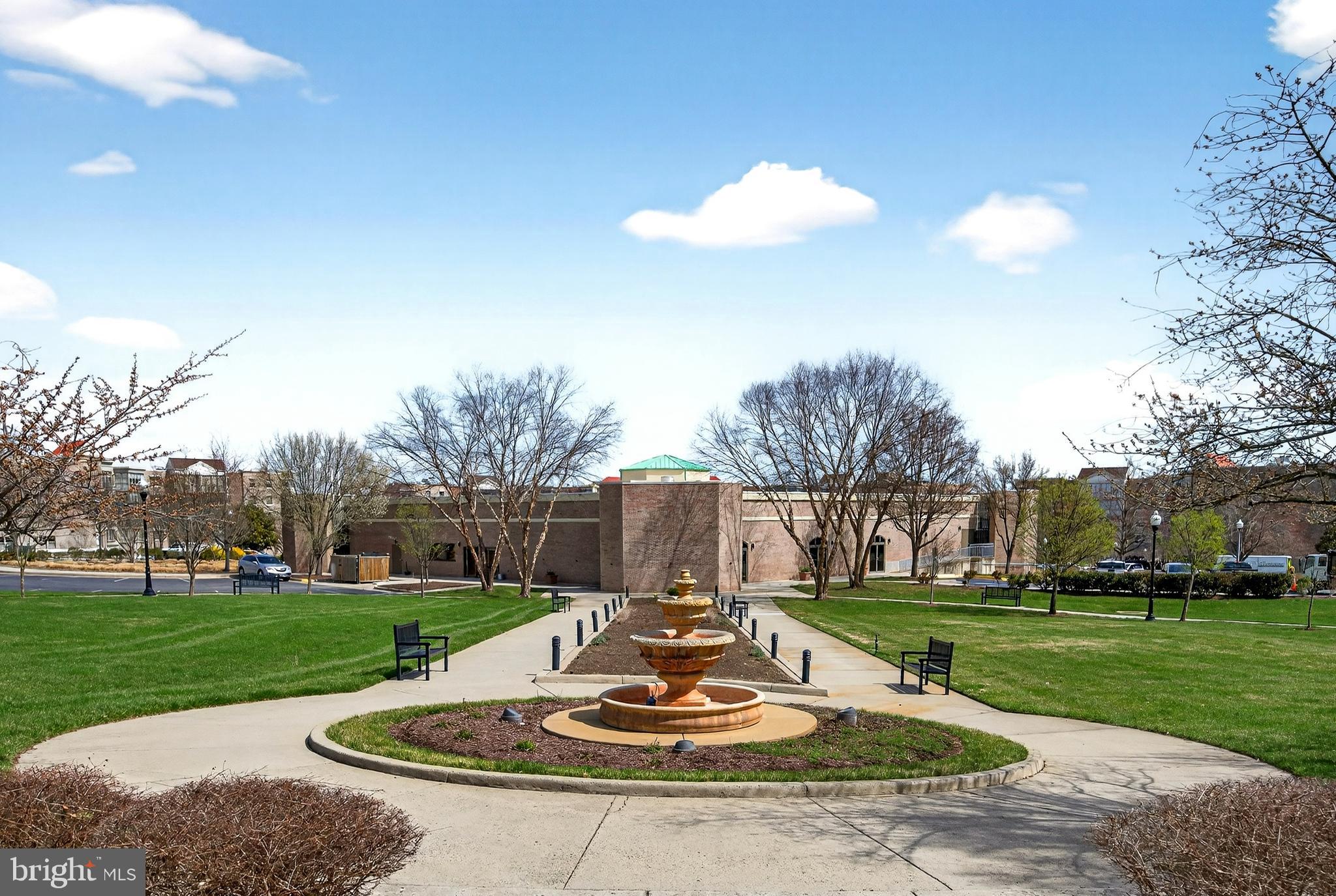 LANSDOWNE WOODS - Residential