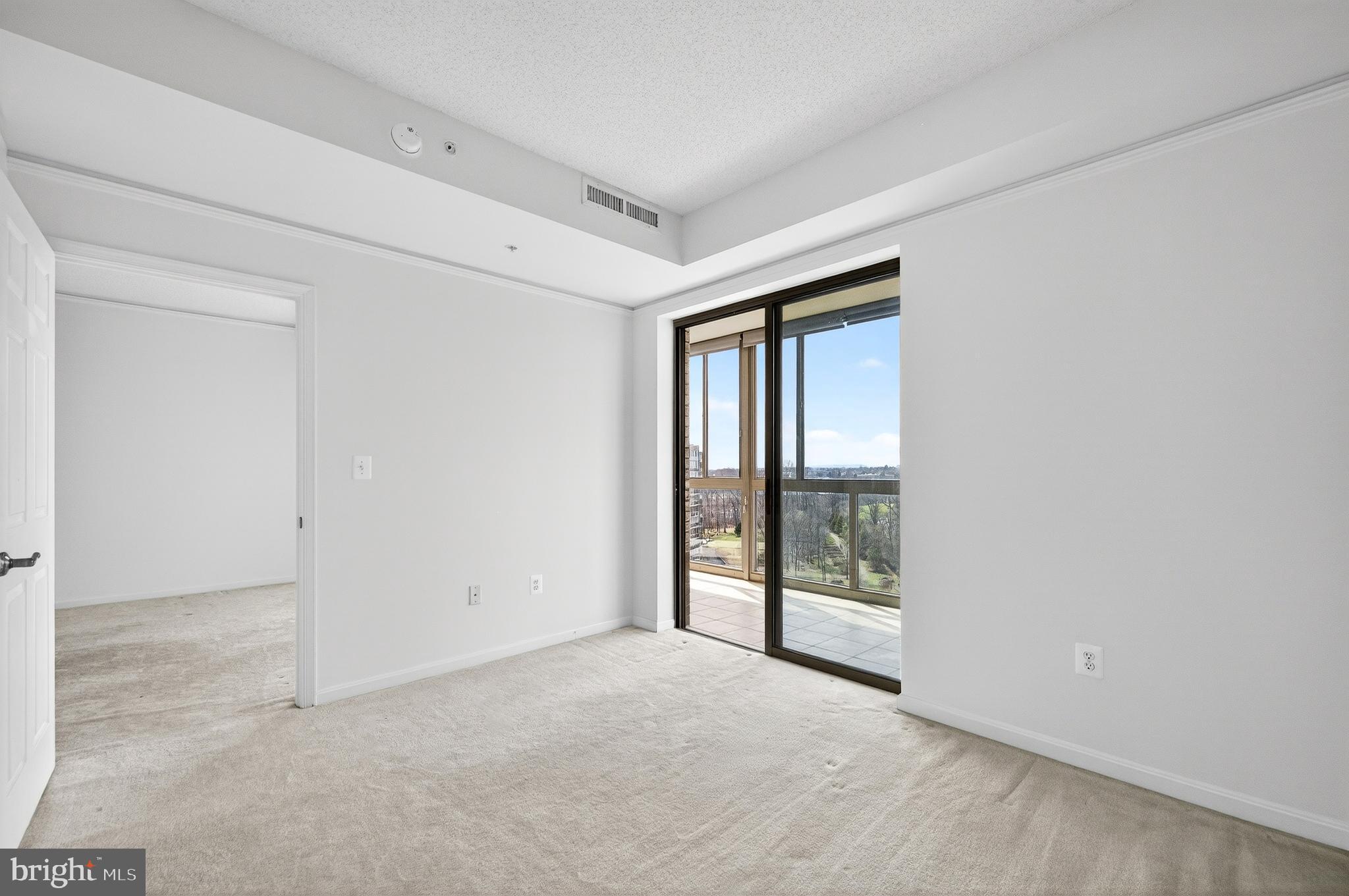 LANSDOWNE WOODS - Residential