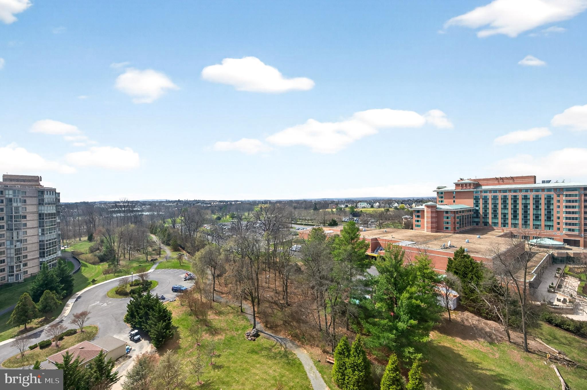 LANSDOWNE WOODS - Residential