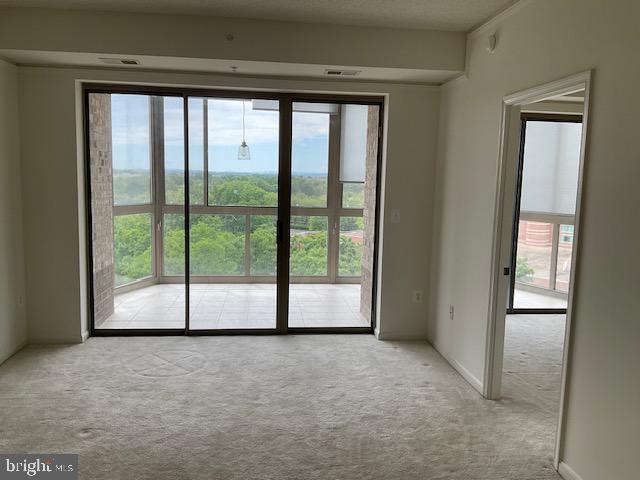 LANSDOWNE WOODS - Residential