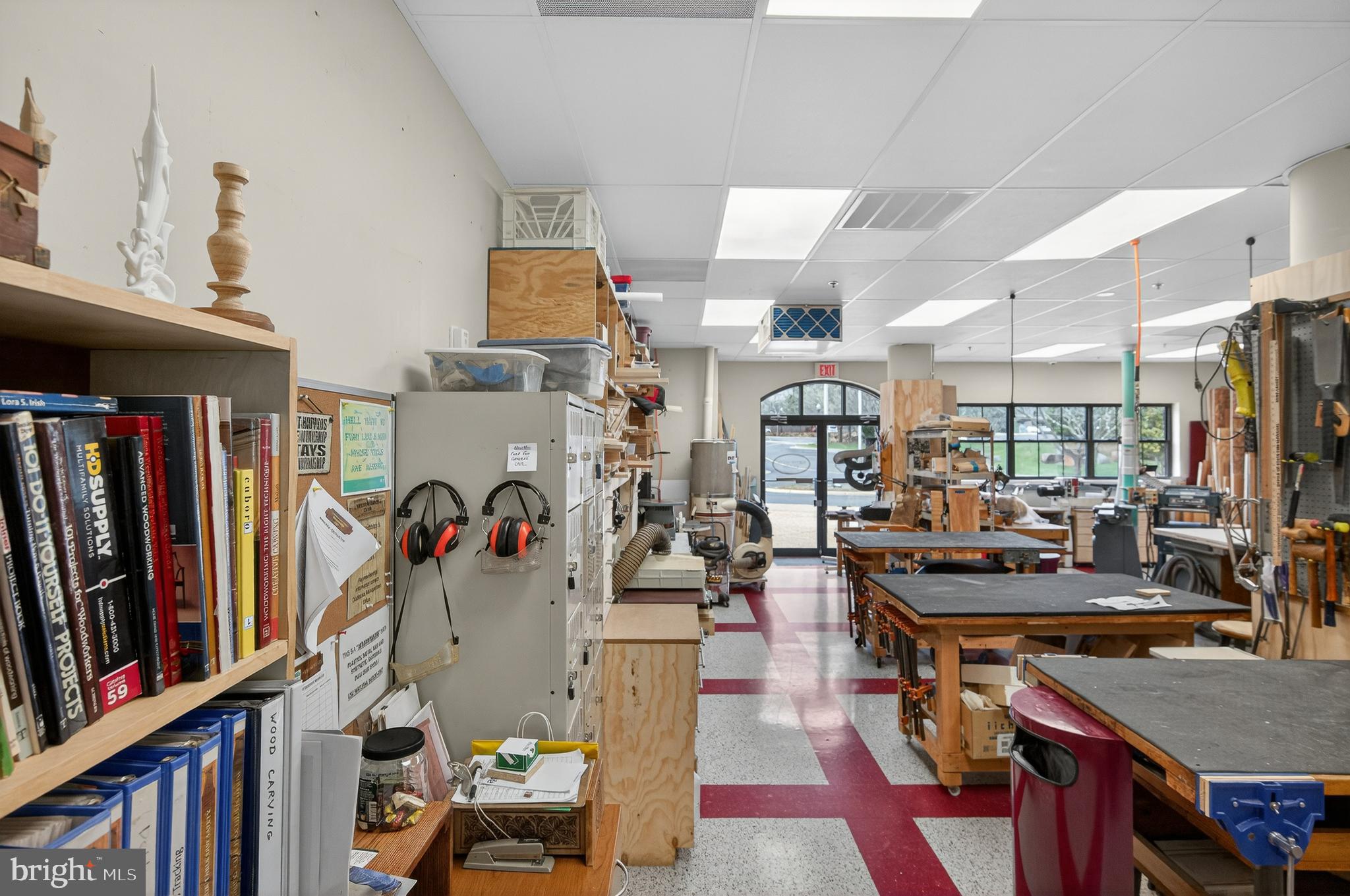 LANSDOWNE WOODS - Residential