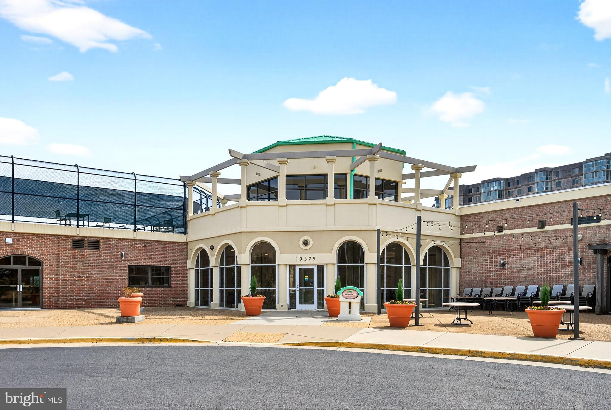 LANSDOWNE WOODS - Residential