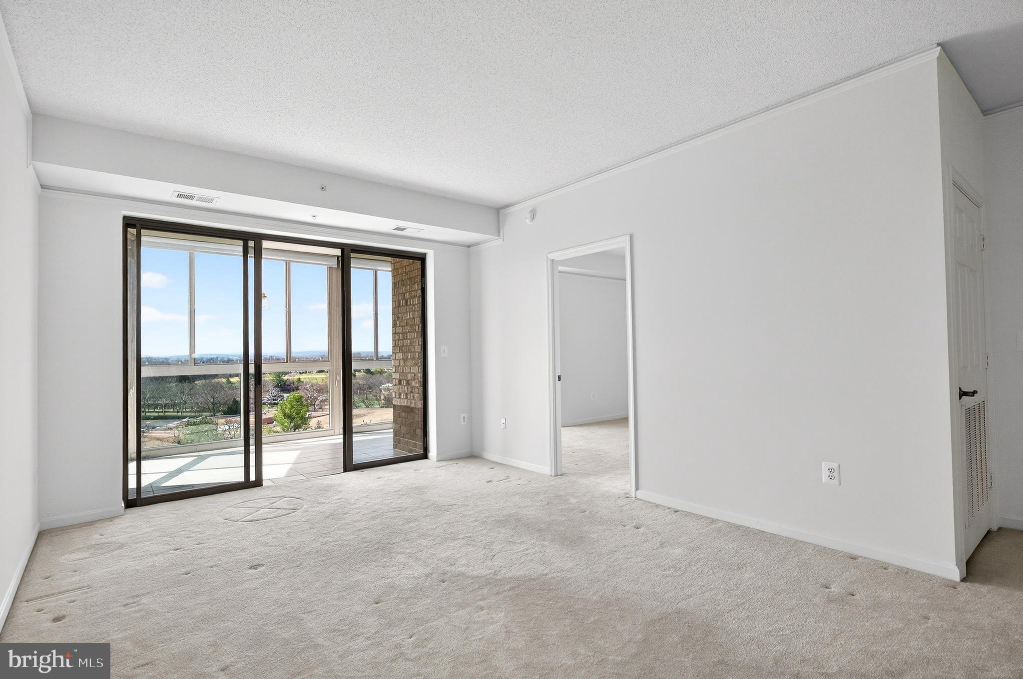 LANSDOWNE WOODS - Residential