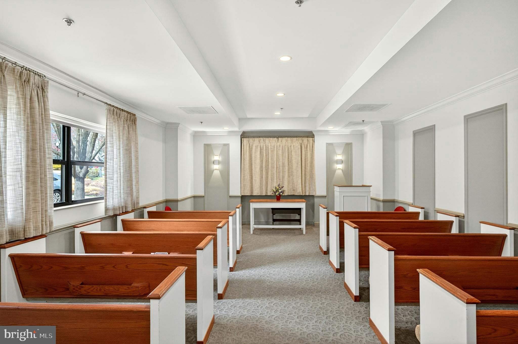 LANSDOWNE WOODS - Residential