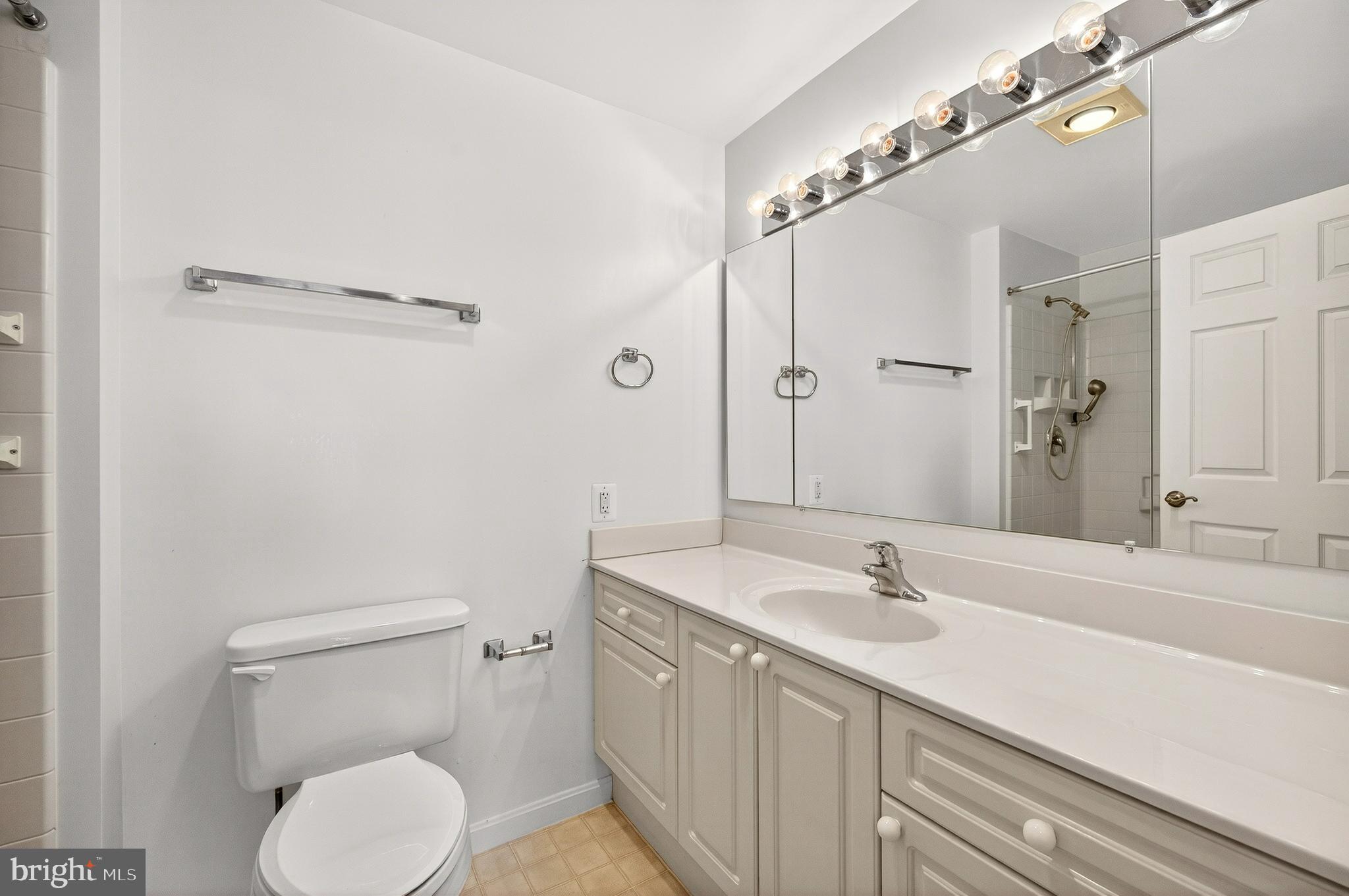 LANSDOWNE WOODS - Residential