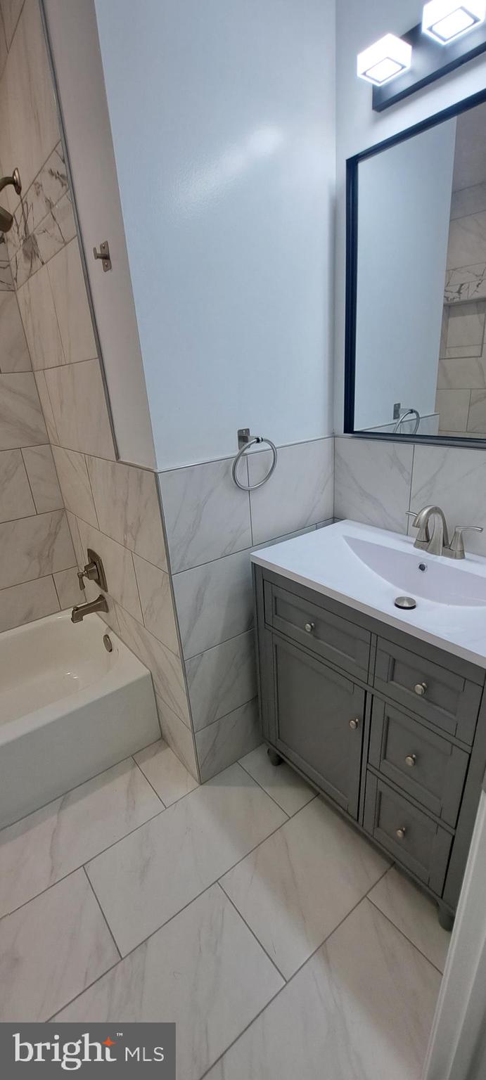 HILLCREST TOWNE - Residential