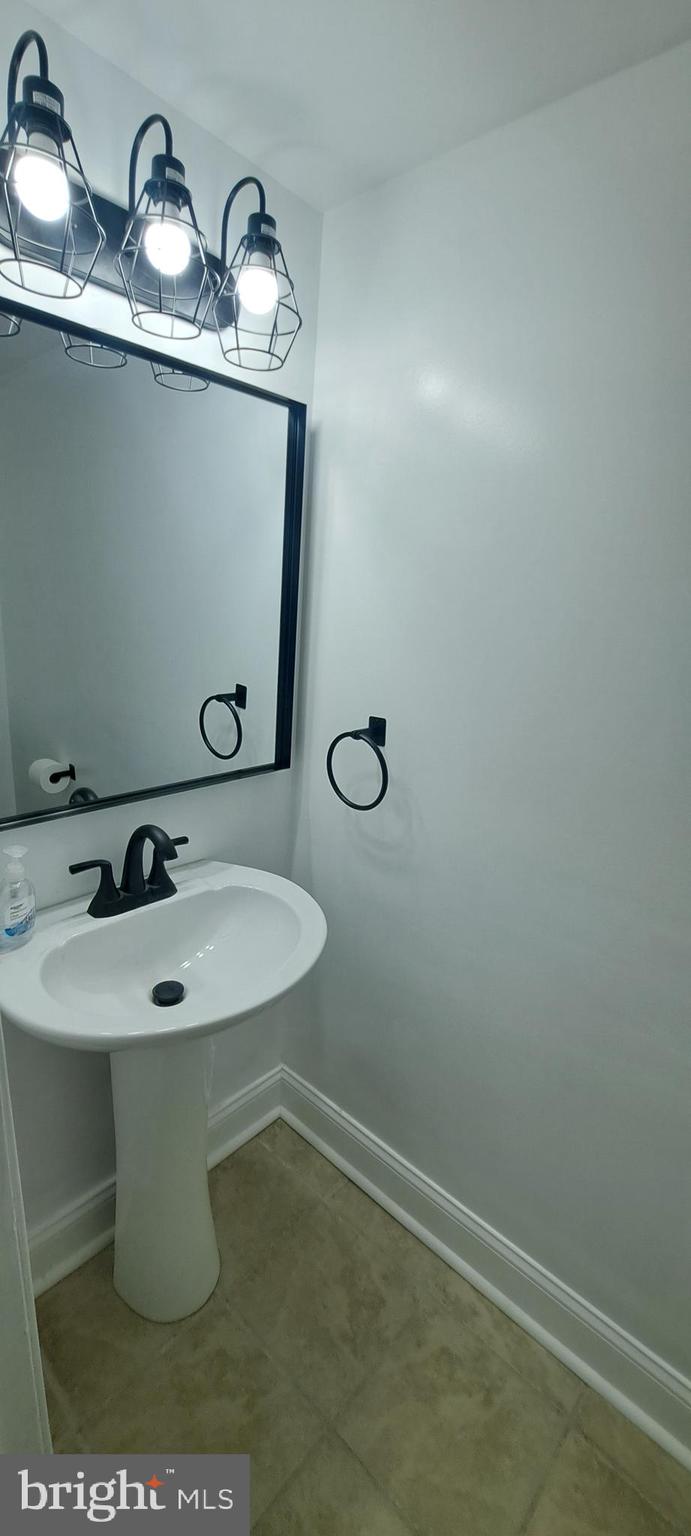 HILLCREST TOWNE - Residential