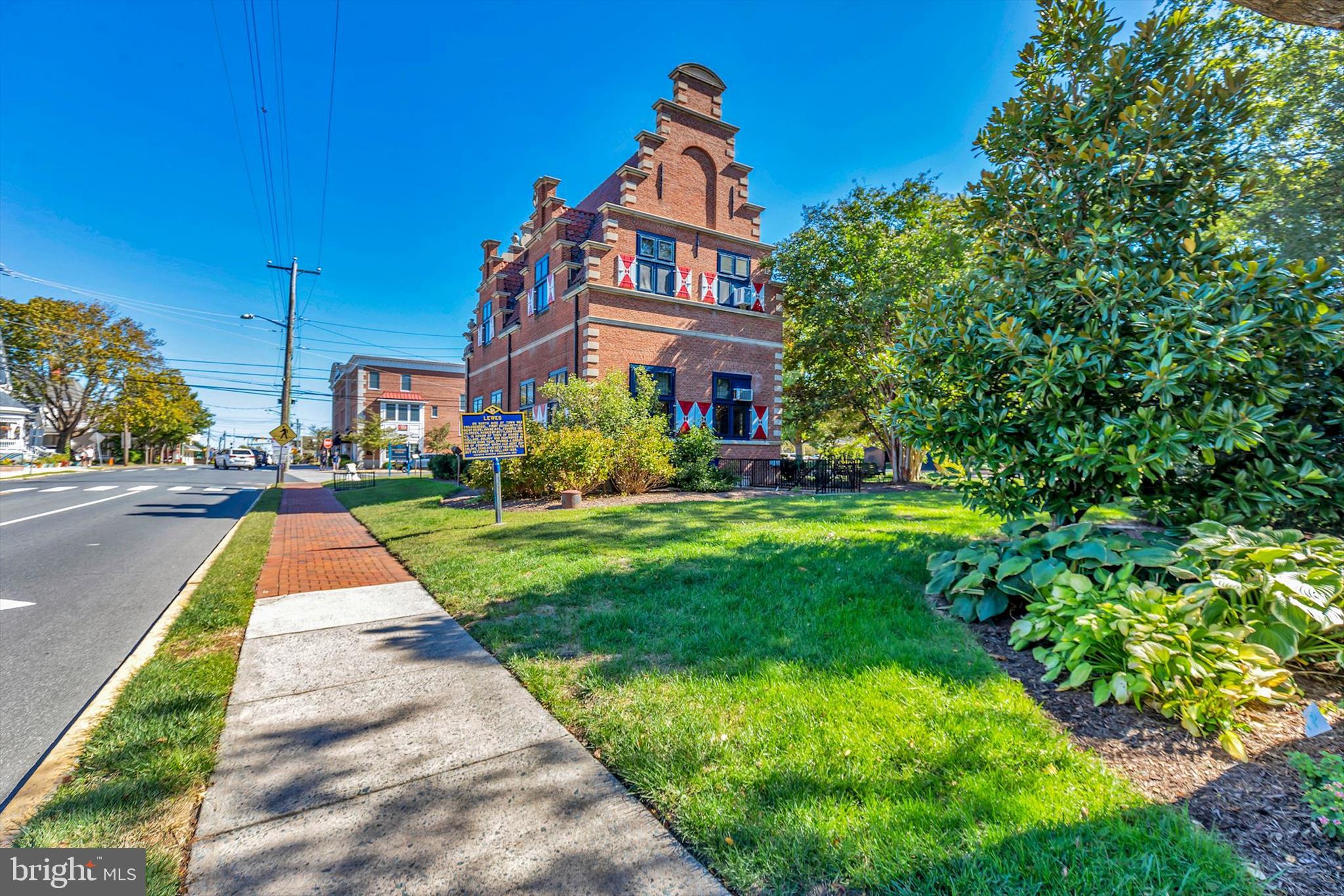 EDGEWATER ESTATES - Residential
