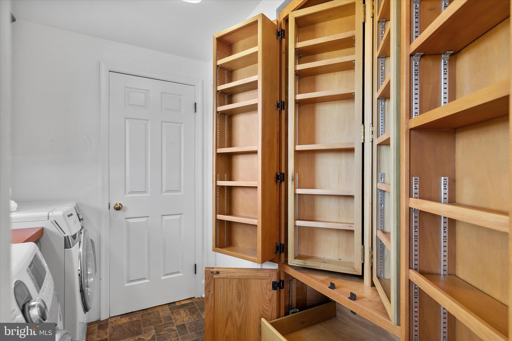 EDGEWATER ESTATES - Residential