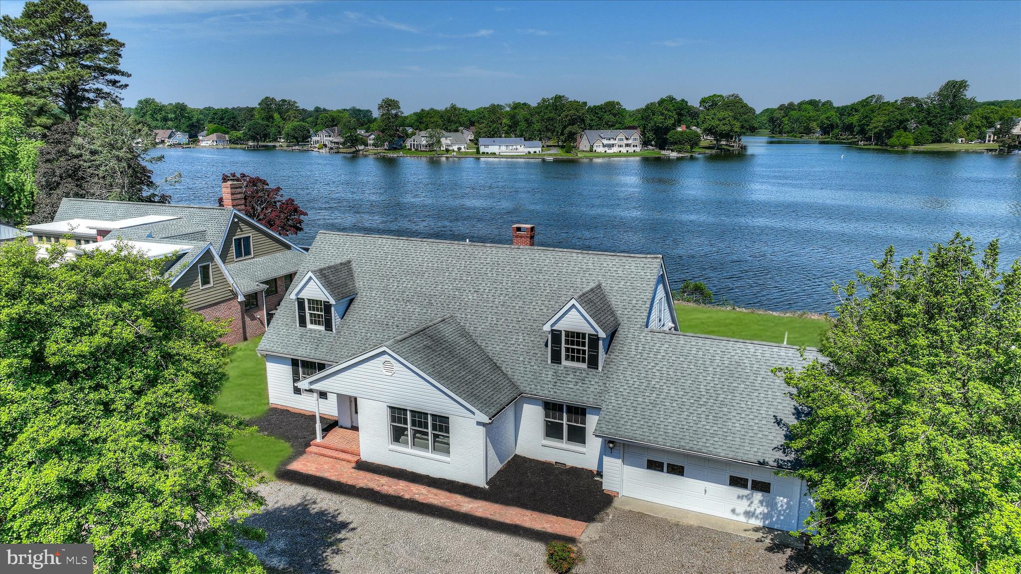 EDGEWATER ESTATES - Residential