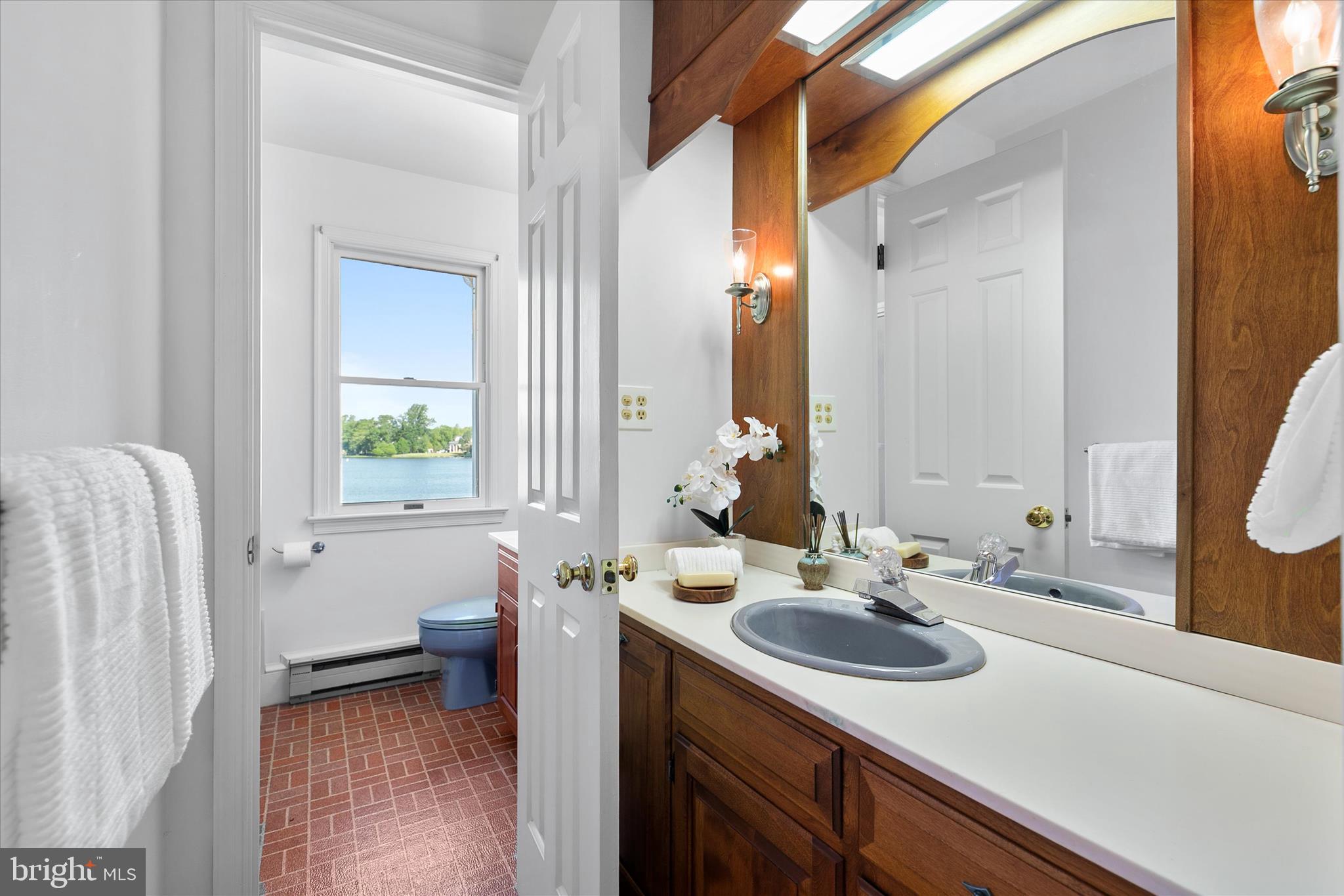 EDGEWATER ESTATES - Residential