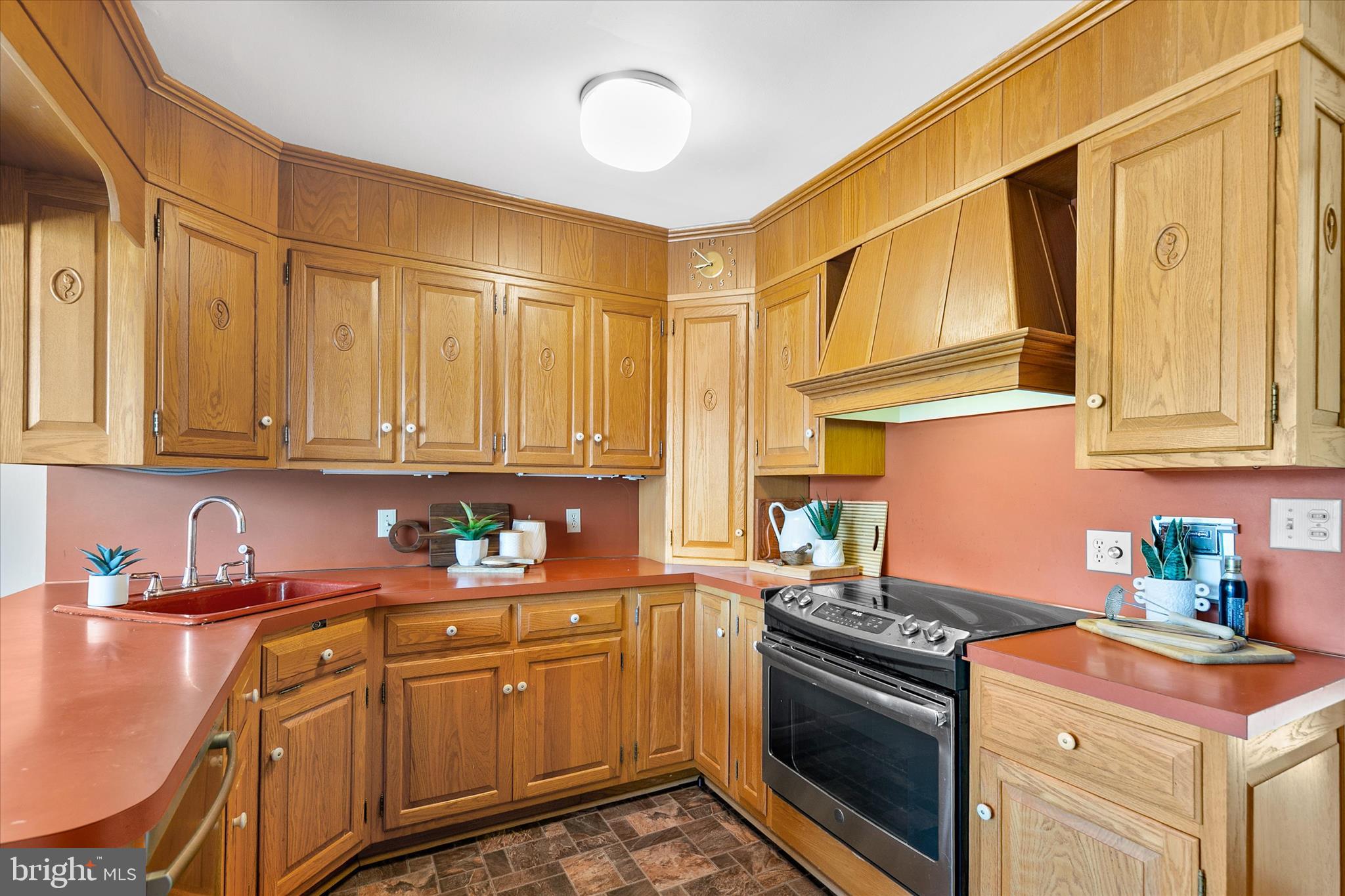 EDGEWATER ESTATES - Residential