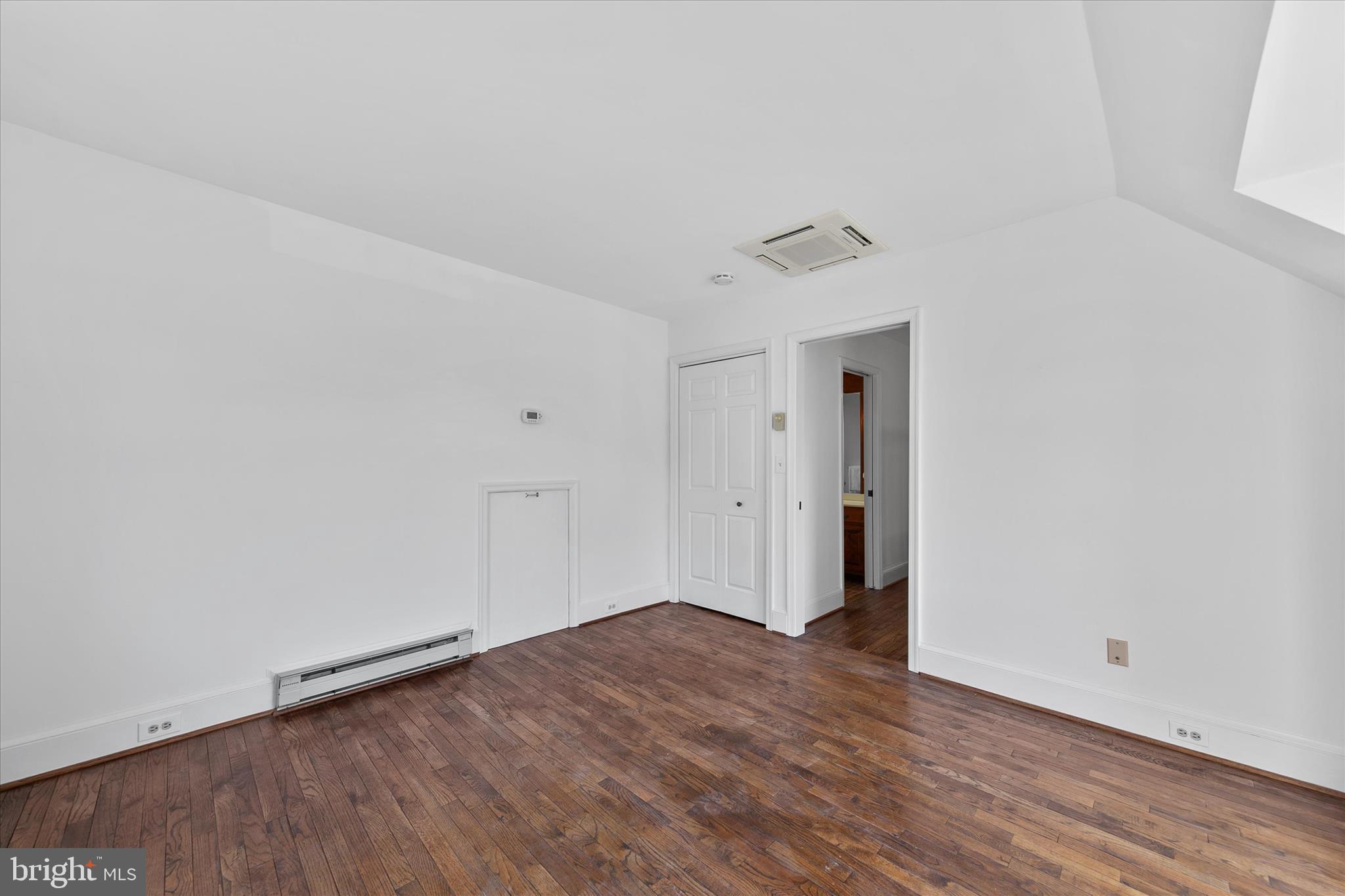 EDGEWATER ESTATES - Residential