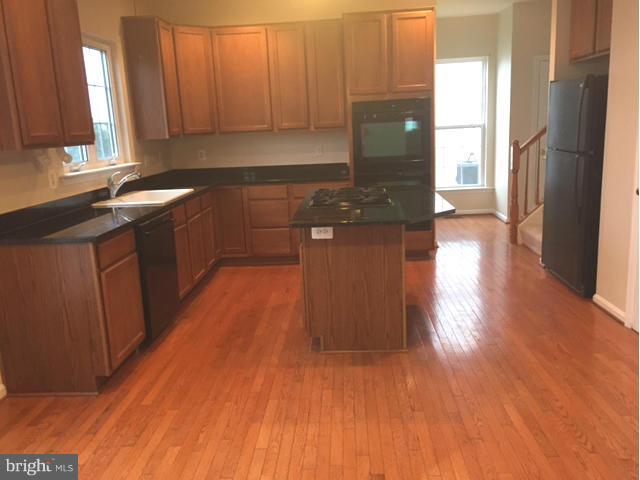 GLENKIRK ESTATES - Residential Lease