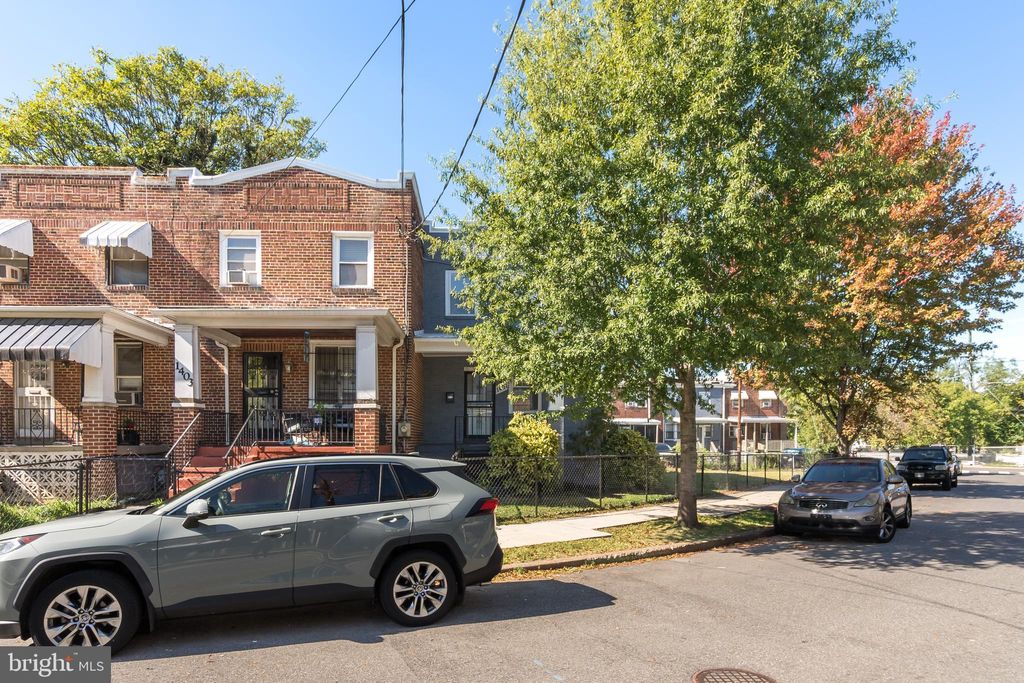 Photo of 1401 18th Place SE, WASHINGTON, DC 20020 (MLS # DCDC2228034)