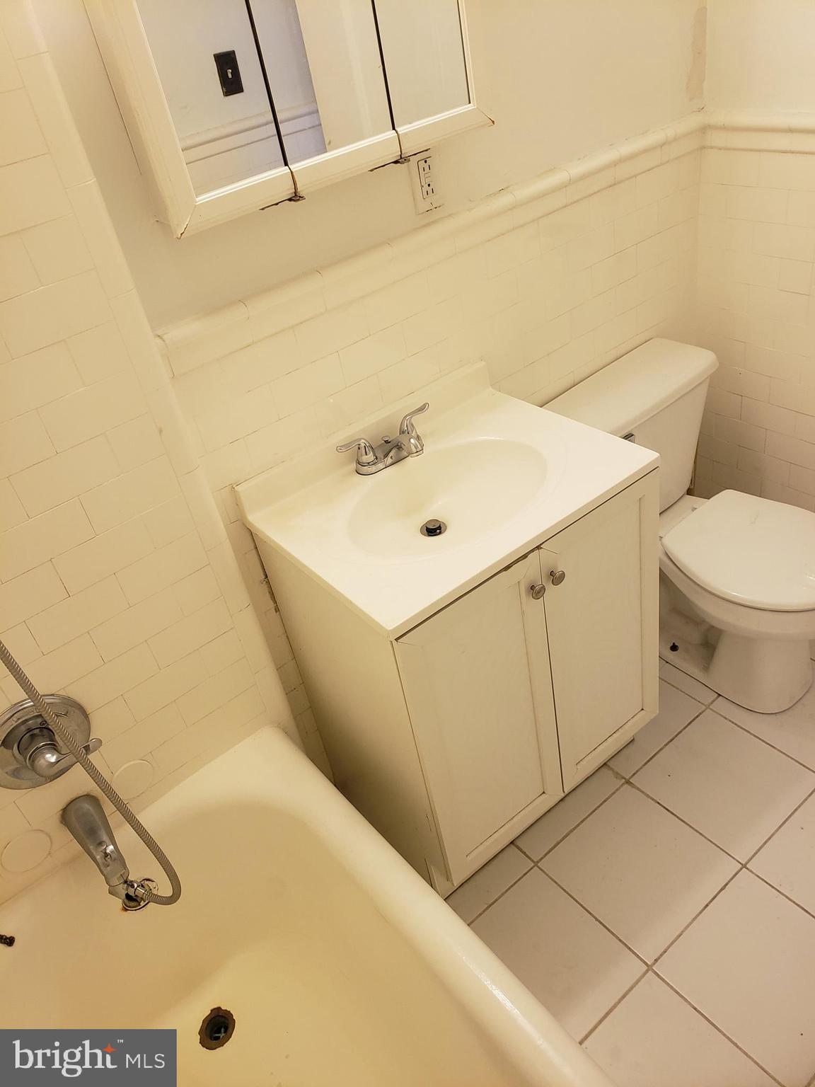 AVENUE OF THE ARTS - Residential Lease