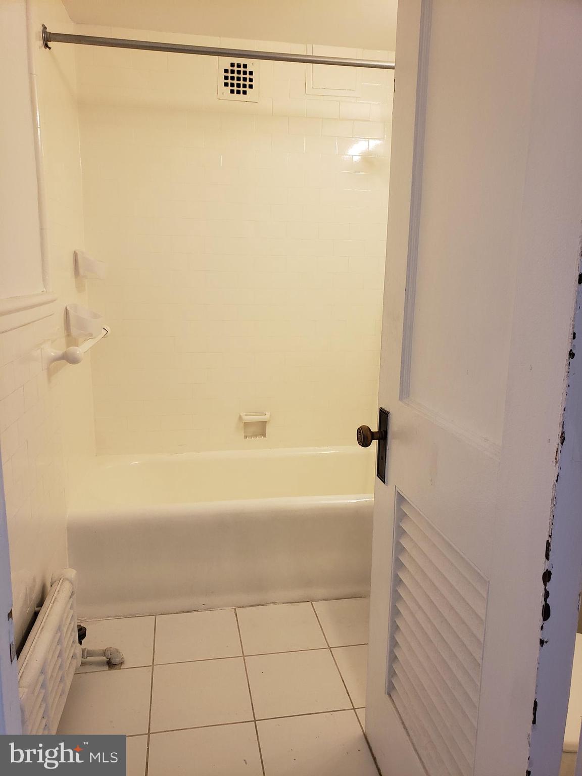 AVENUE OF THE ARTS - Residential Lease