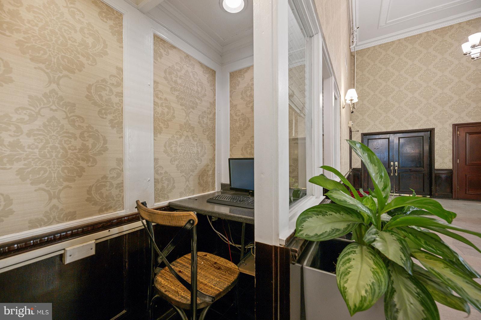 AVENUE OF THE ARTS - Residential Lease