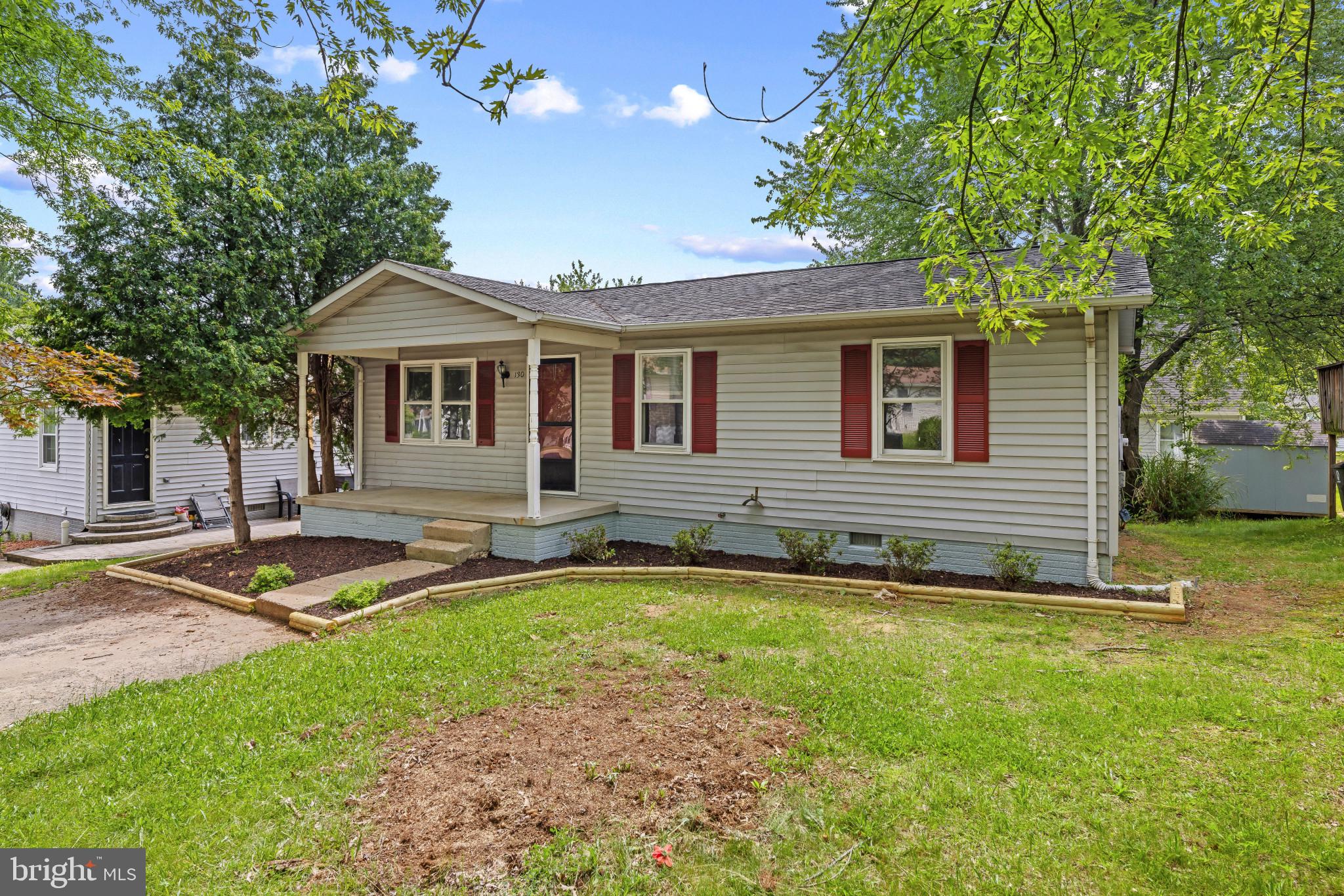 130 OAK VIEW DRIVE SE
