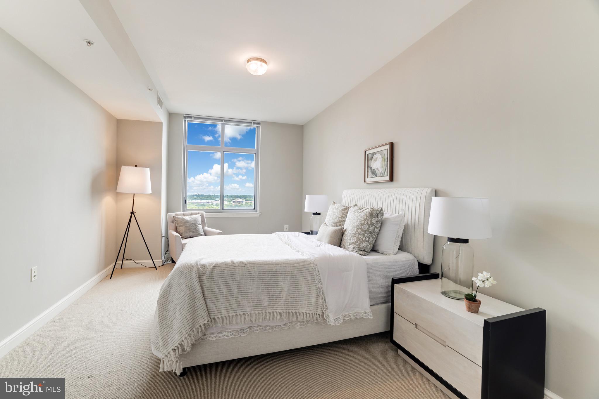 MIDTOWN AT RESTON TOWN CENTER - Residential