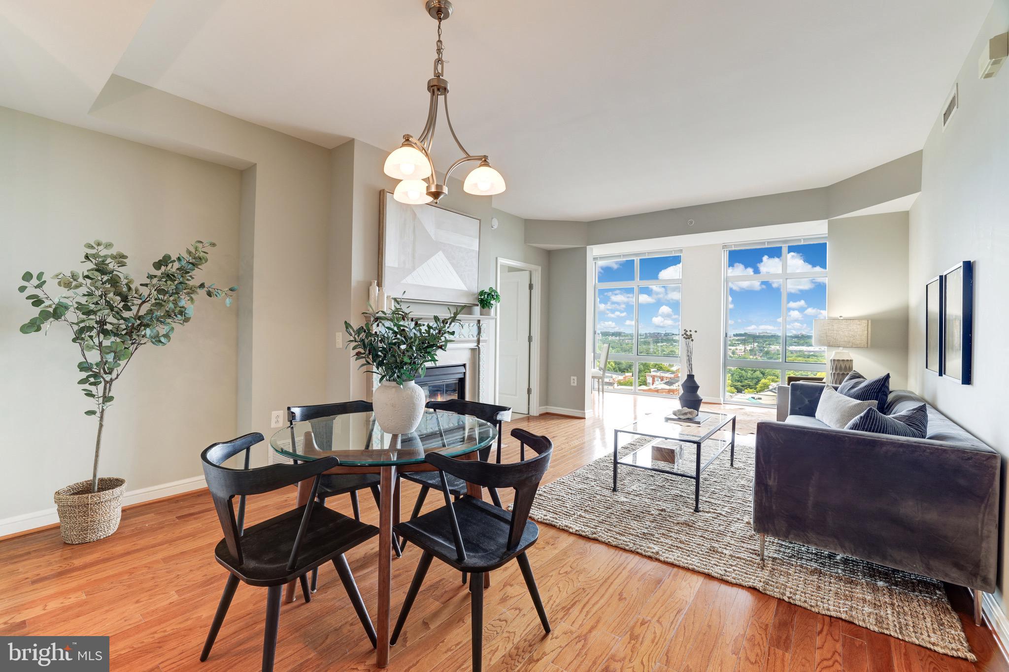 MIDTOWN AT RESTON TOWN CENTER - Residential