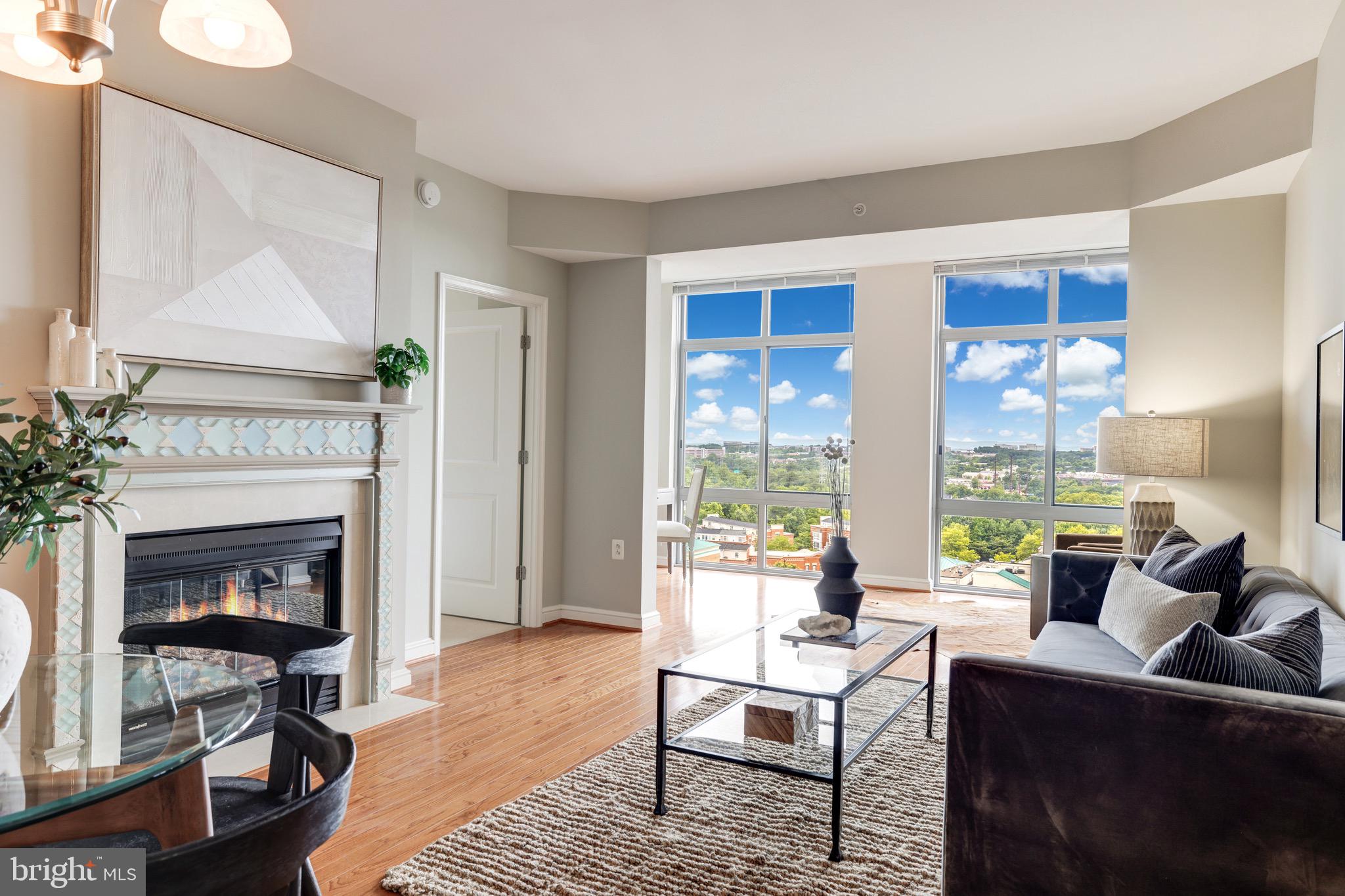 MIDTOWN AT RESTON TOWN CENTER - Residential