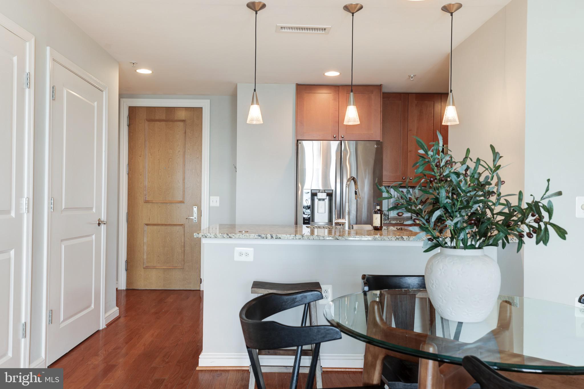 MIDTOWN AT RESTON TOWN CENTER - Residential