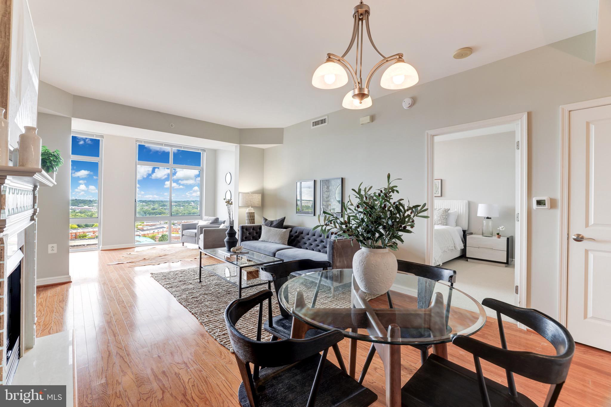 MIDTOWN AT RESTON TOWN CENTER - Residential